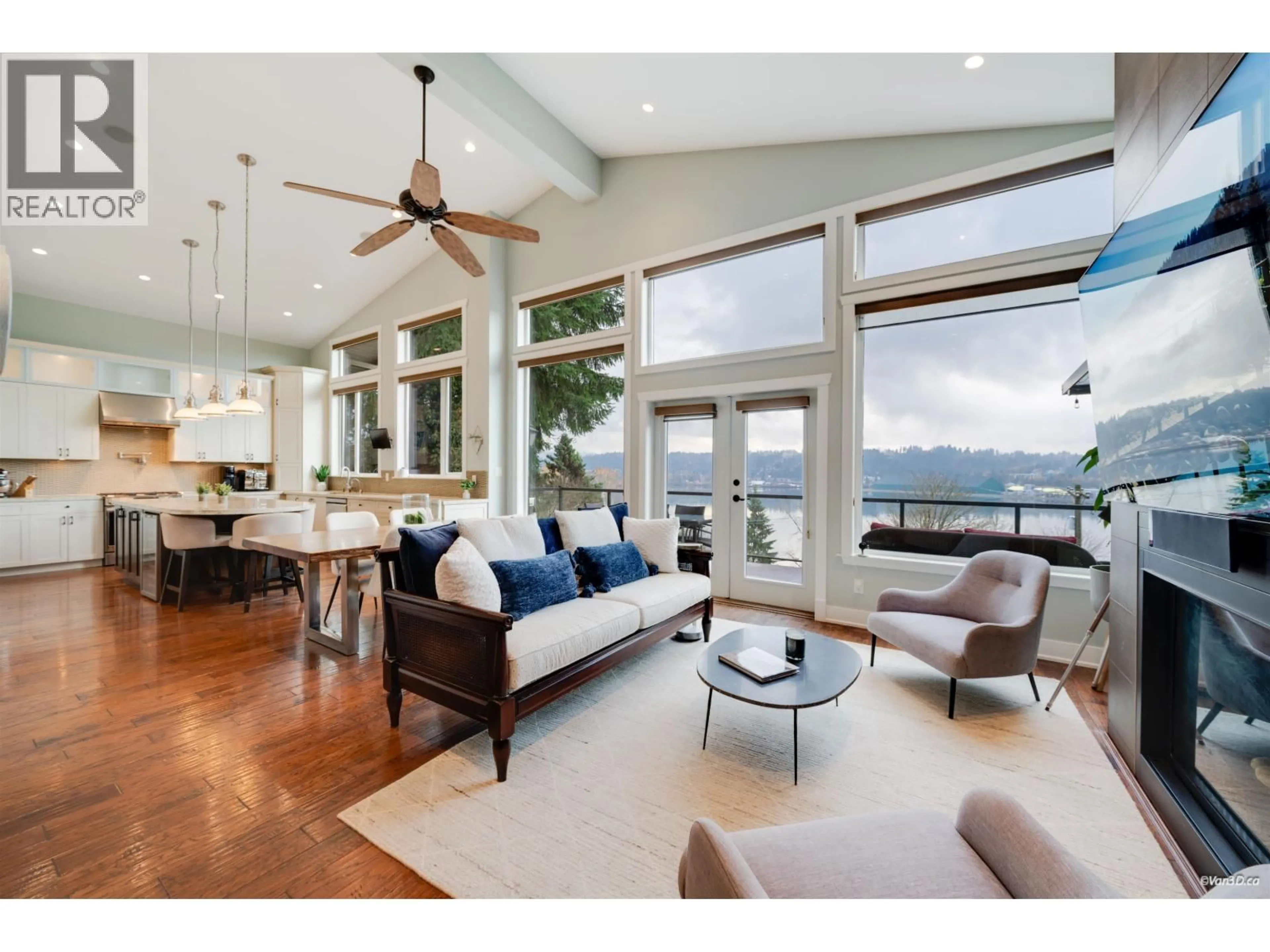 Living room with furniture, wood/laminate floor for 920 BARBER STREET, Port Moody British Columbia V3H3V4