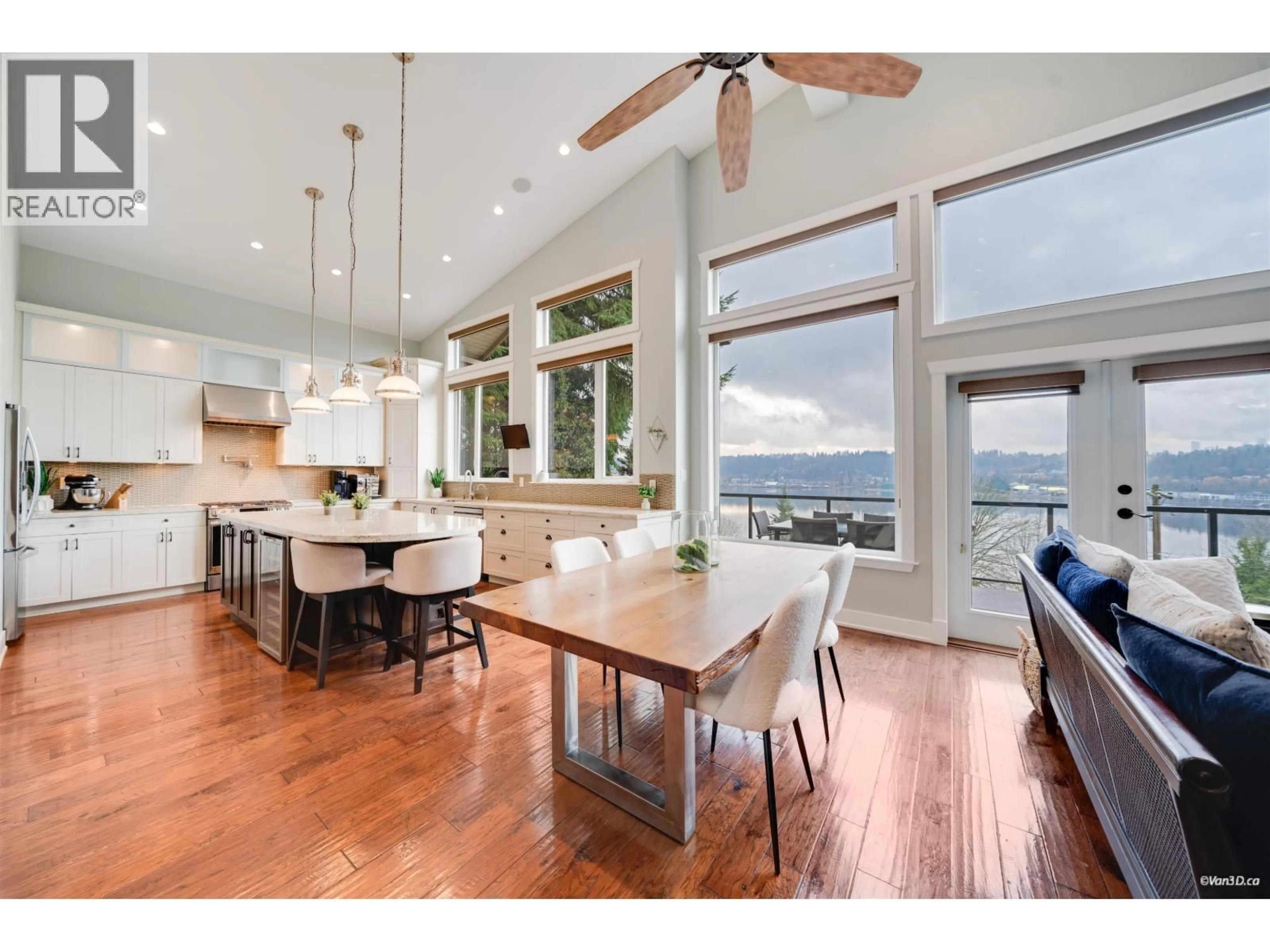Open concept kitchen, wood/laminate floor for 920 BARBER STREET, Port Moody British Columbia V3H3V4
