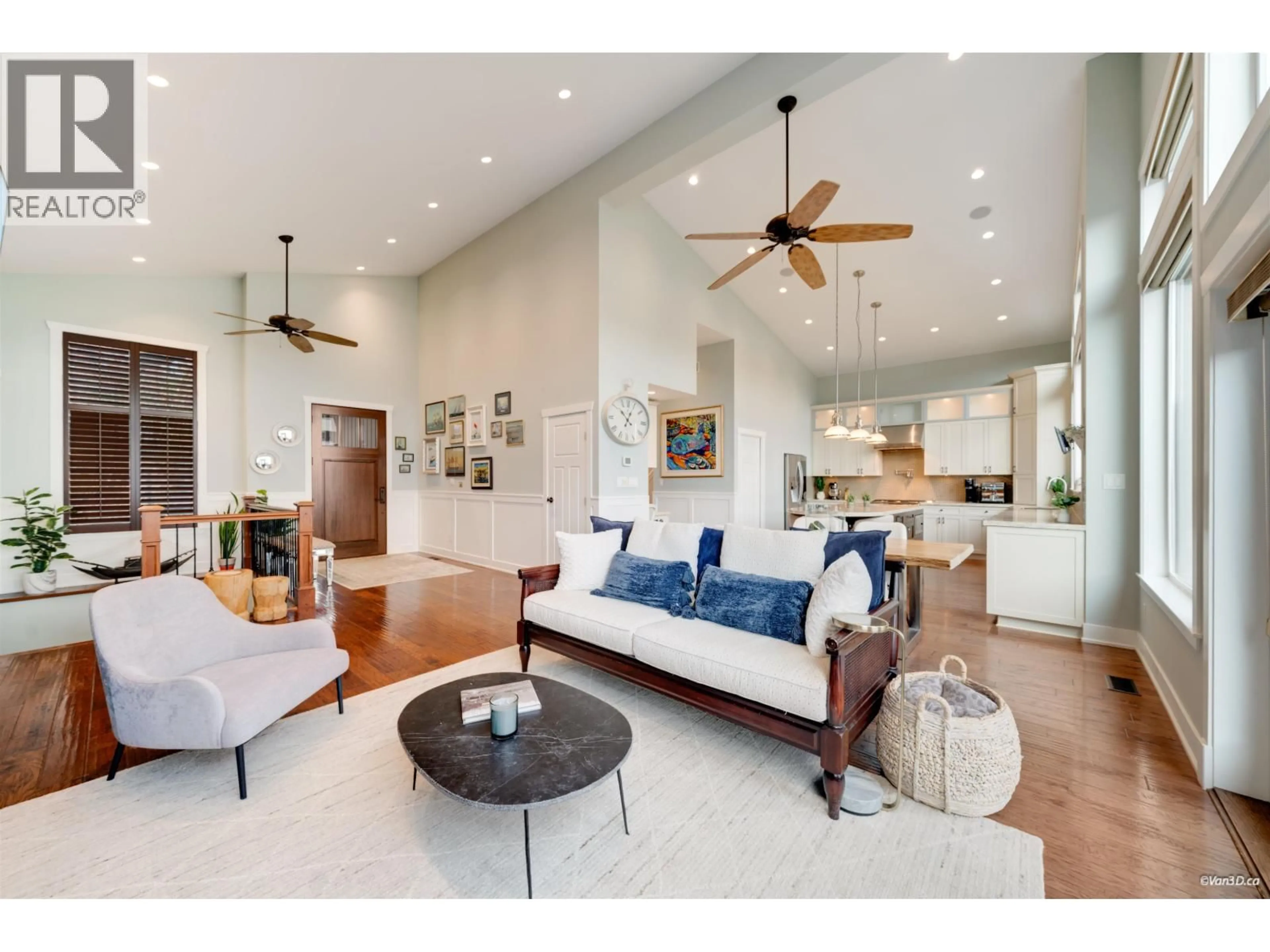 Living room with furniture, unknown for 920 BARBER STREET, Port Moody British Columbia V3H3V4