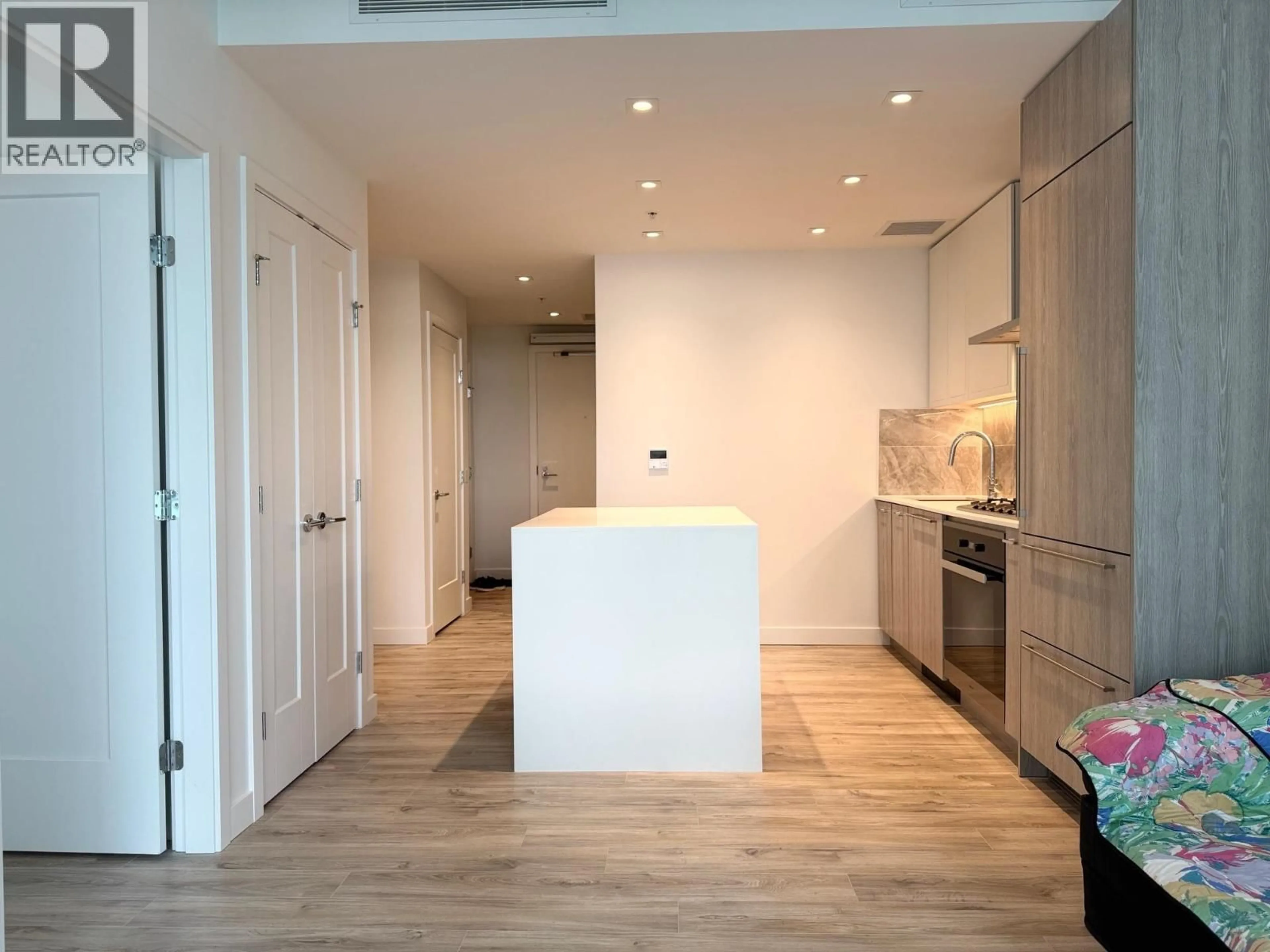 Open concept kitchen, unknown for 802 - 2288 ALPHA AVENUE, Burnaby British Columbia V5C0L9