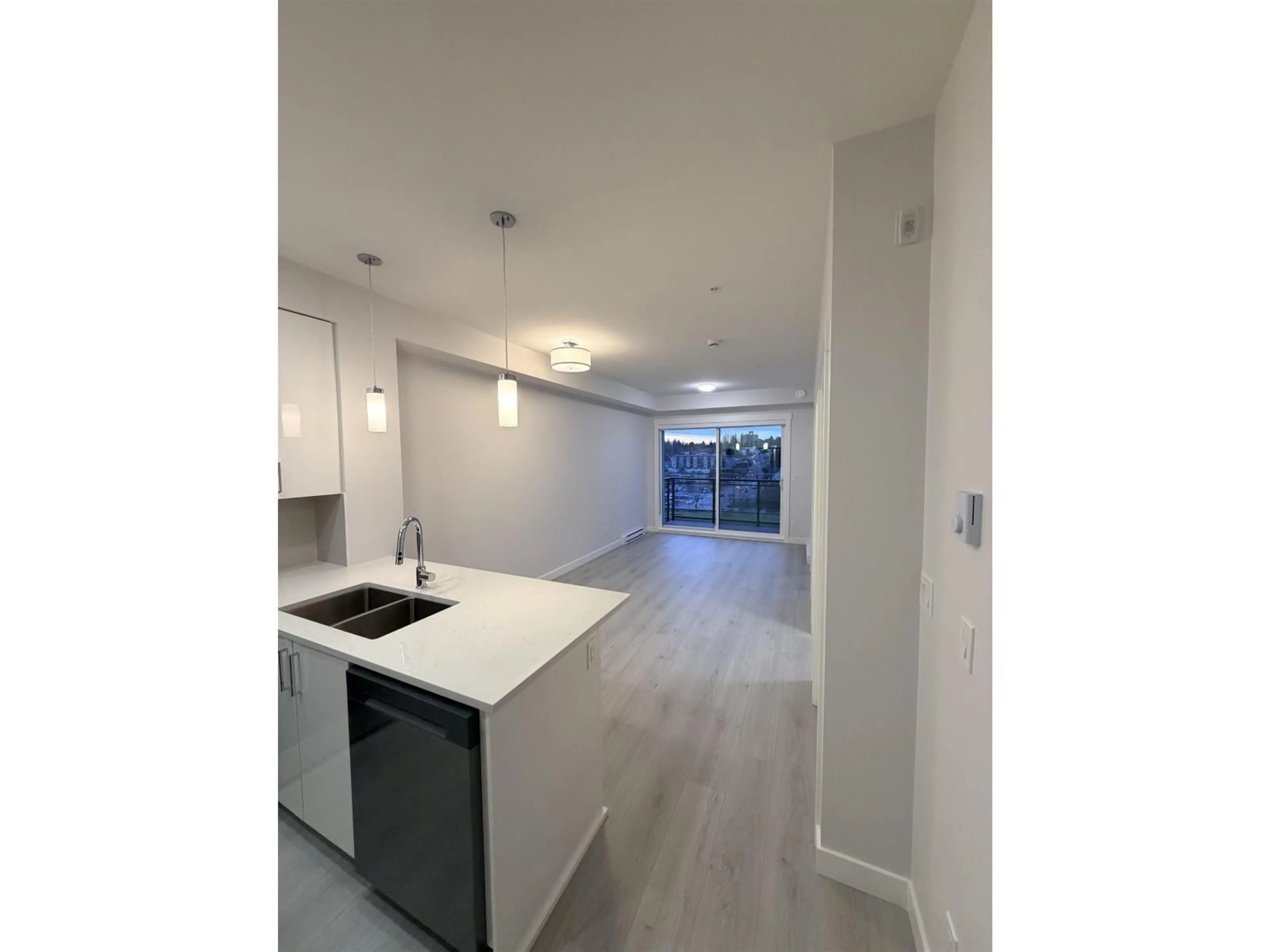 Open concept kitchen, unknown for 420 - 33886 PINE STREET, Abbotsford British Columbia V2S0N9