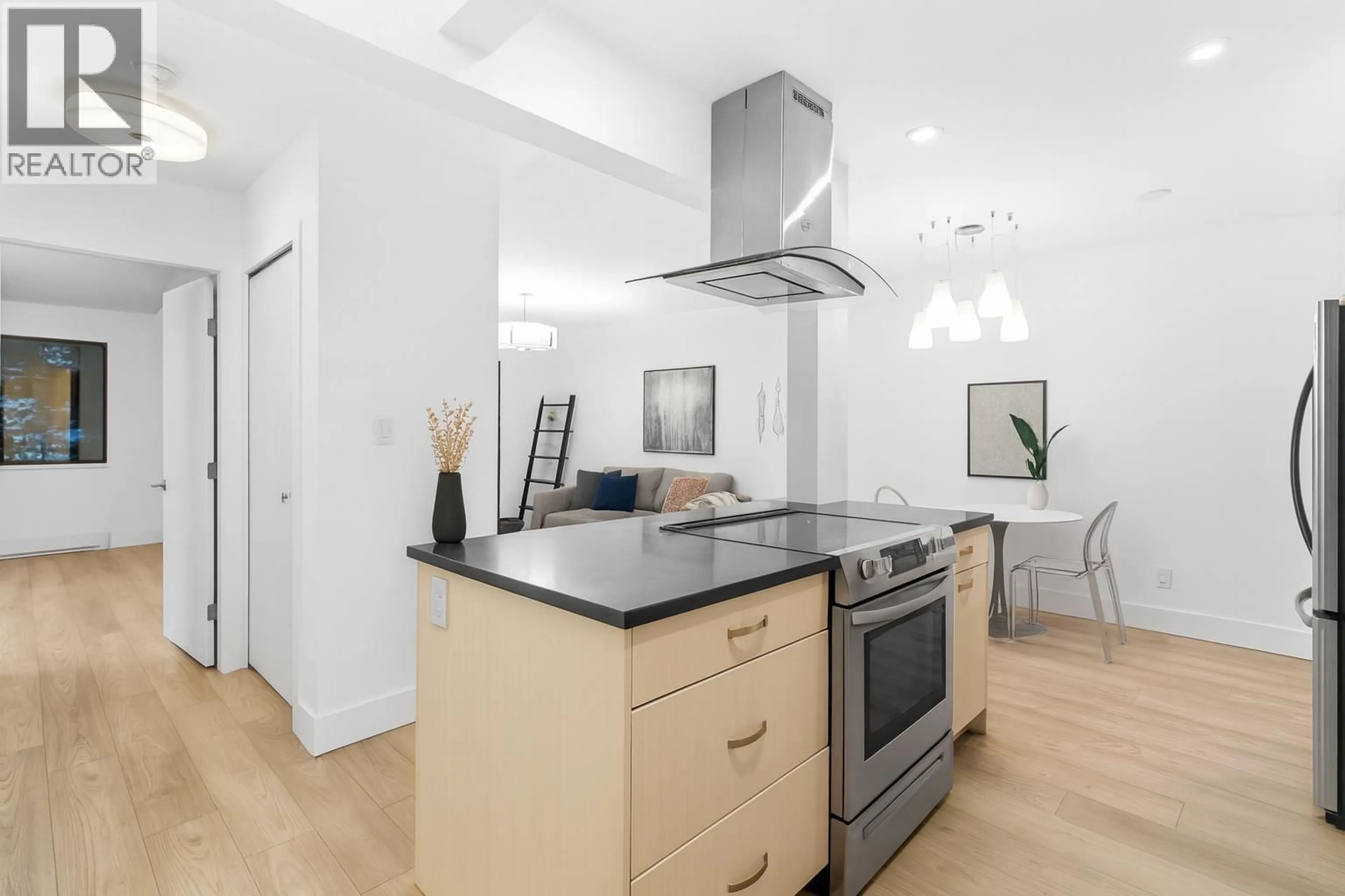 Open concept kitchen, unknown for 202 - 1422 3RD AVENUE, Vancouver British Columbia V5N5R5