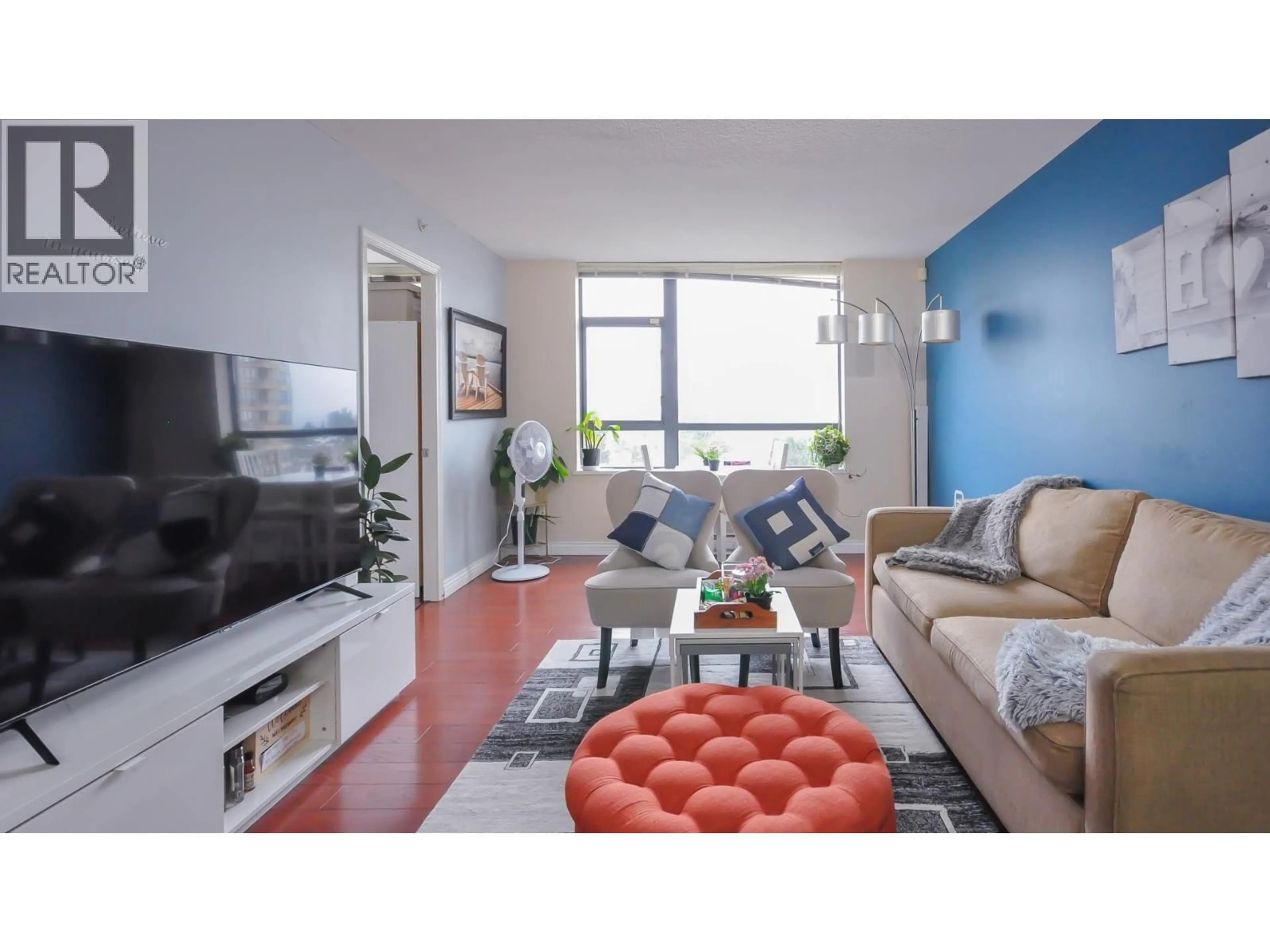 Living room with furniture, unknown for 1407 - 3520 CROWLEY DRIVE, Vancouver British Columbia V5R6G9