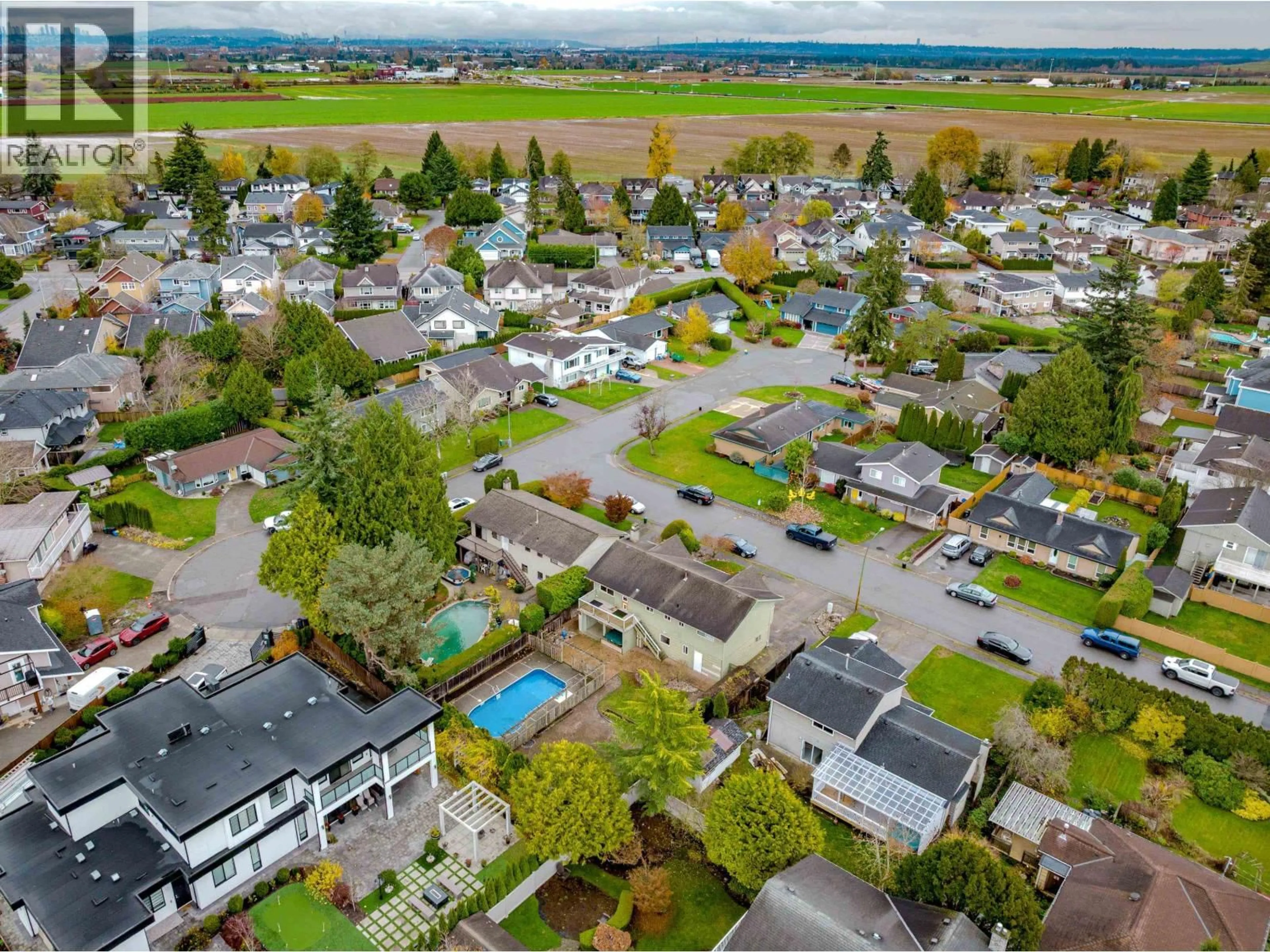 A pic from outside/outdoor area/front of a property/back of a property/a pic from drone, street for 5213 WALNUT PLACE, Delta British Columbia V4K3B3
