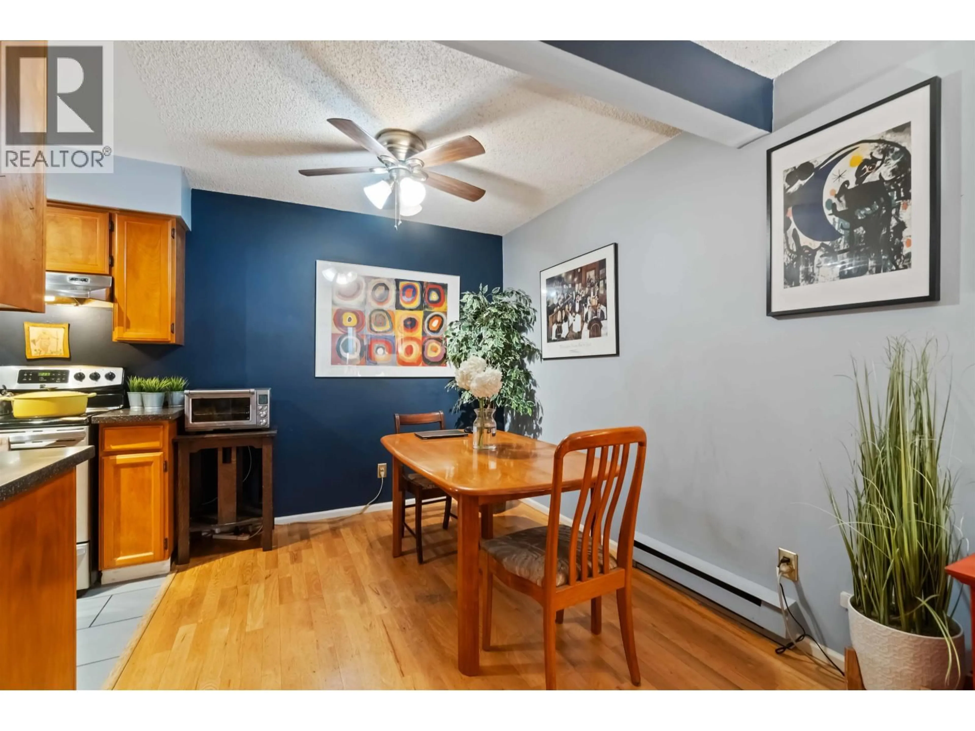 Dining room, wood/laminate floor for 1305 8TH AVENUE, Vancouver British Columbia V6H3W4