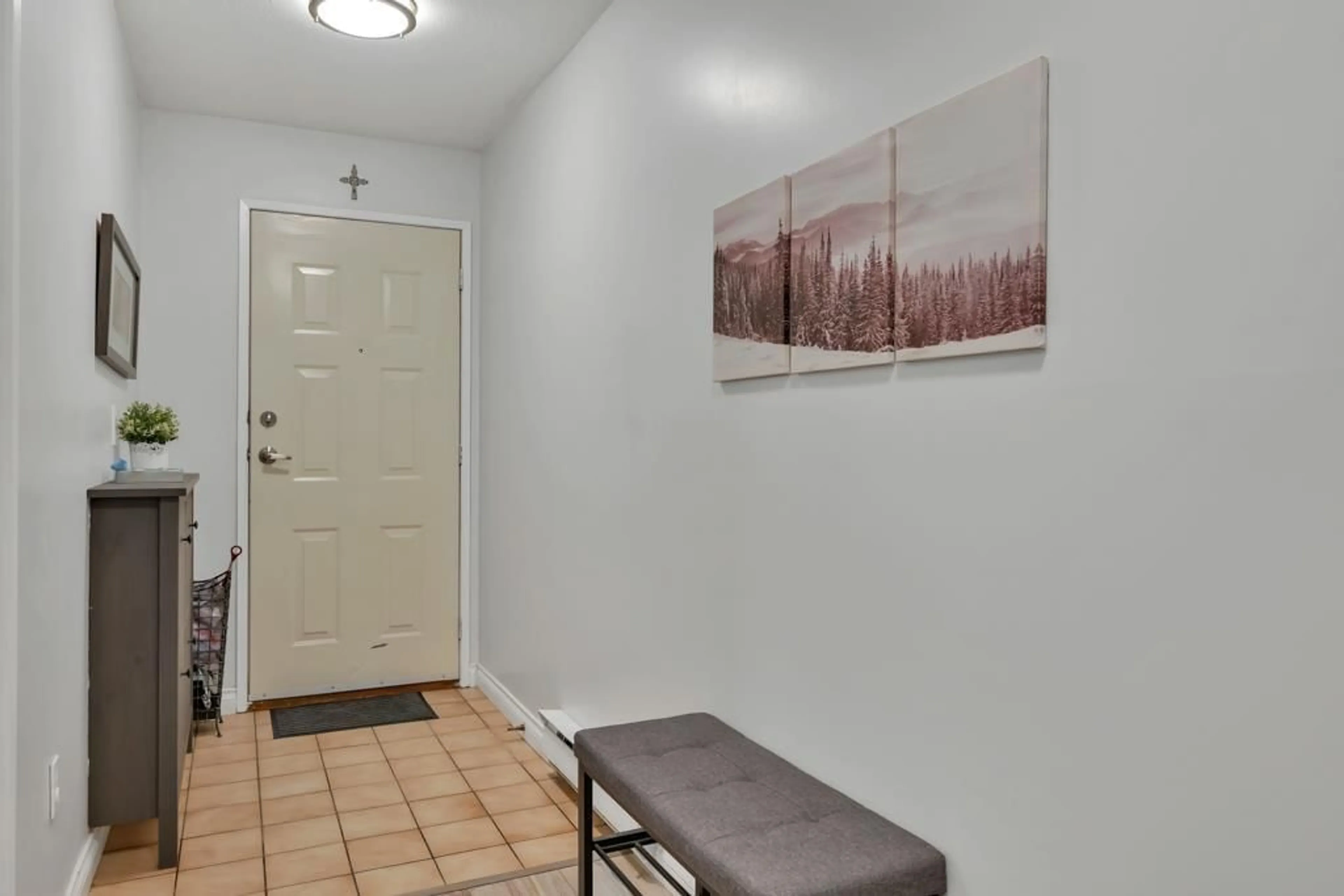 Indoor entryway for 15 - 7525 MARTIN PLACE, Mission British Columbia V2V6N2