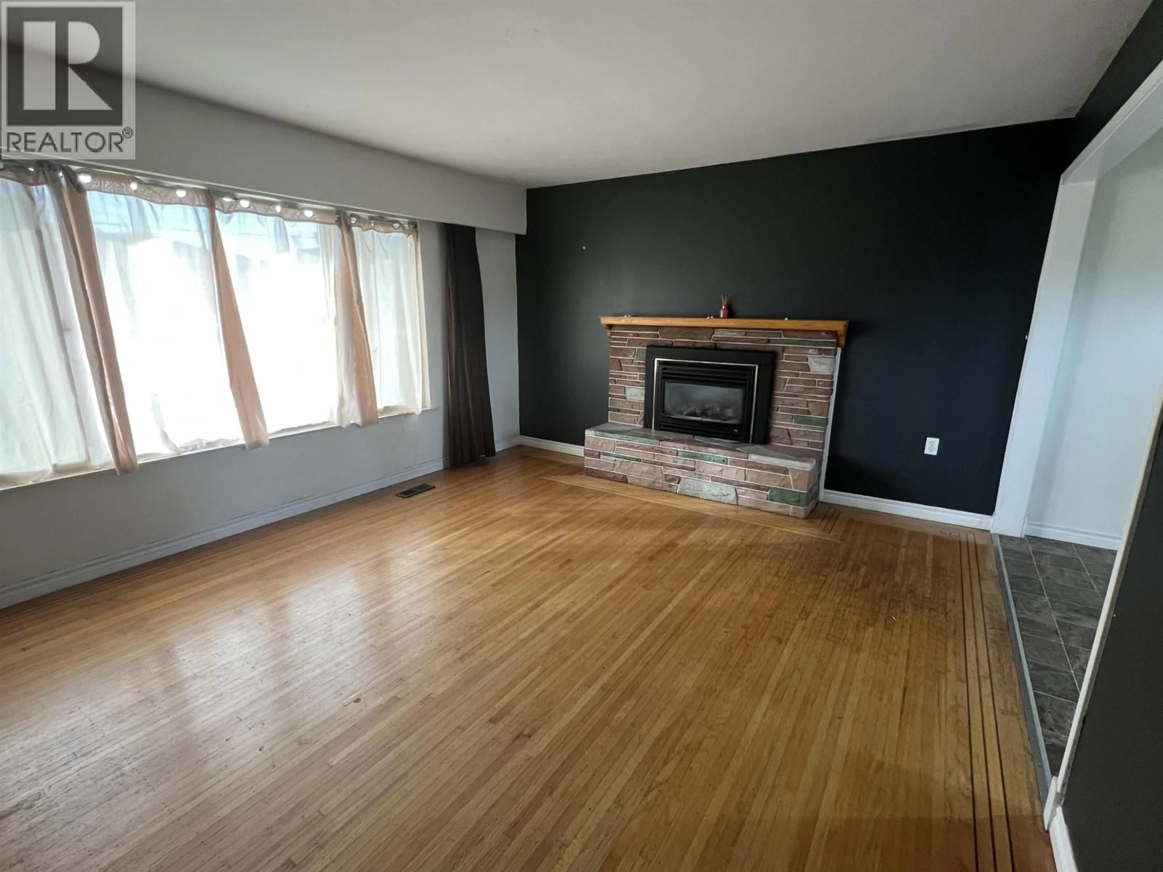A pic of a room for 217 PEMBINA STREET, New Westminster British Columbia V3M5J3