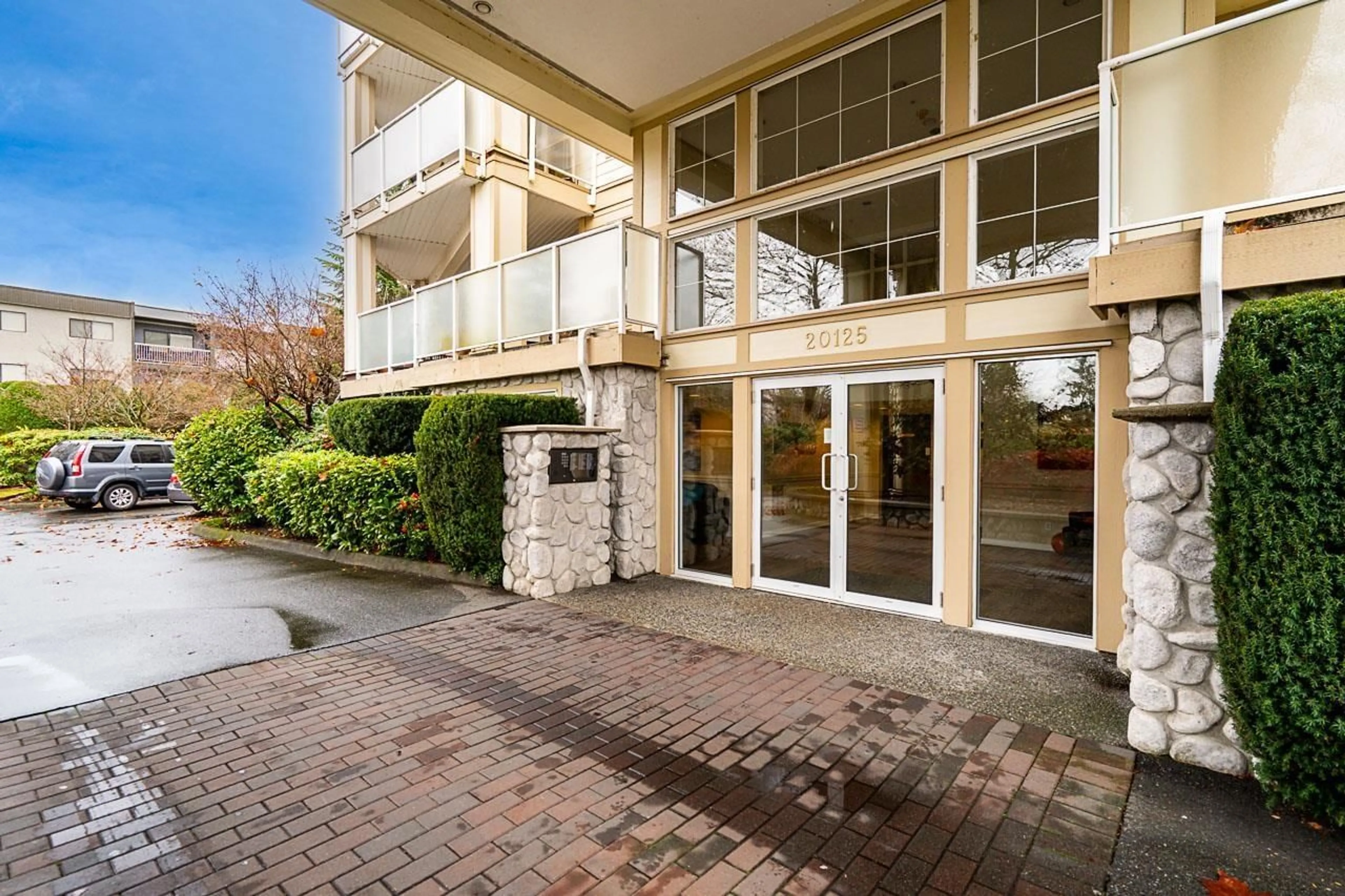 Patio, unknown for 105 - 20125 55A, Langley British Columbia V3A8L6