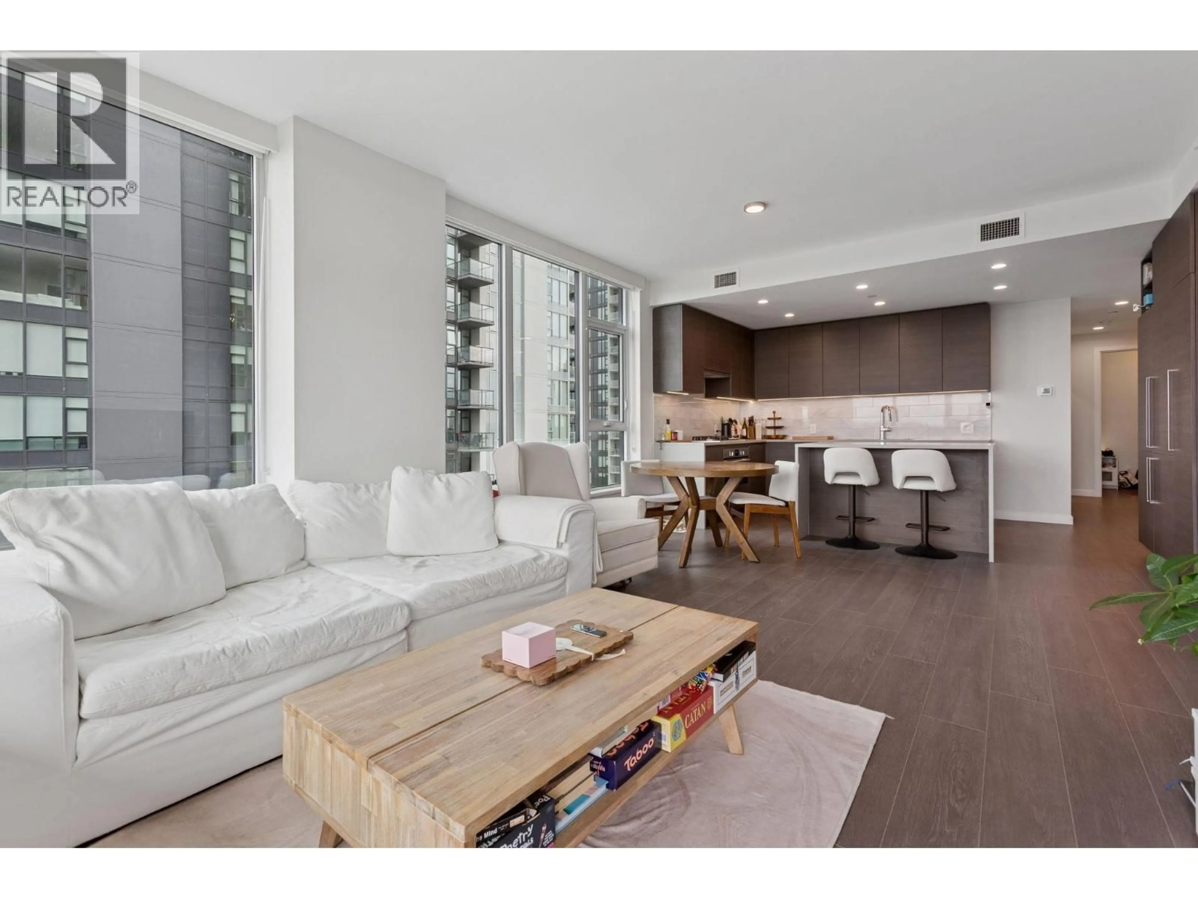 Living room with furniture, unknown for 1305 - 2186 GILMORE AVENUE, Burnaby British Columbia V5C0N7