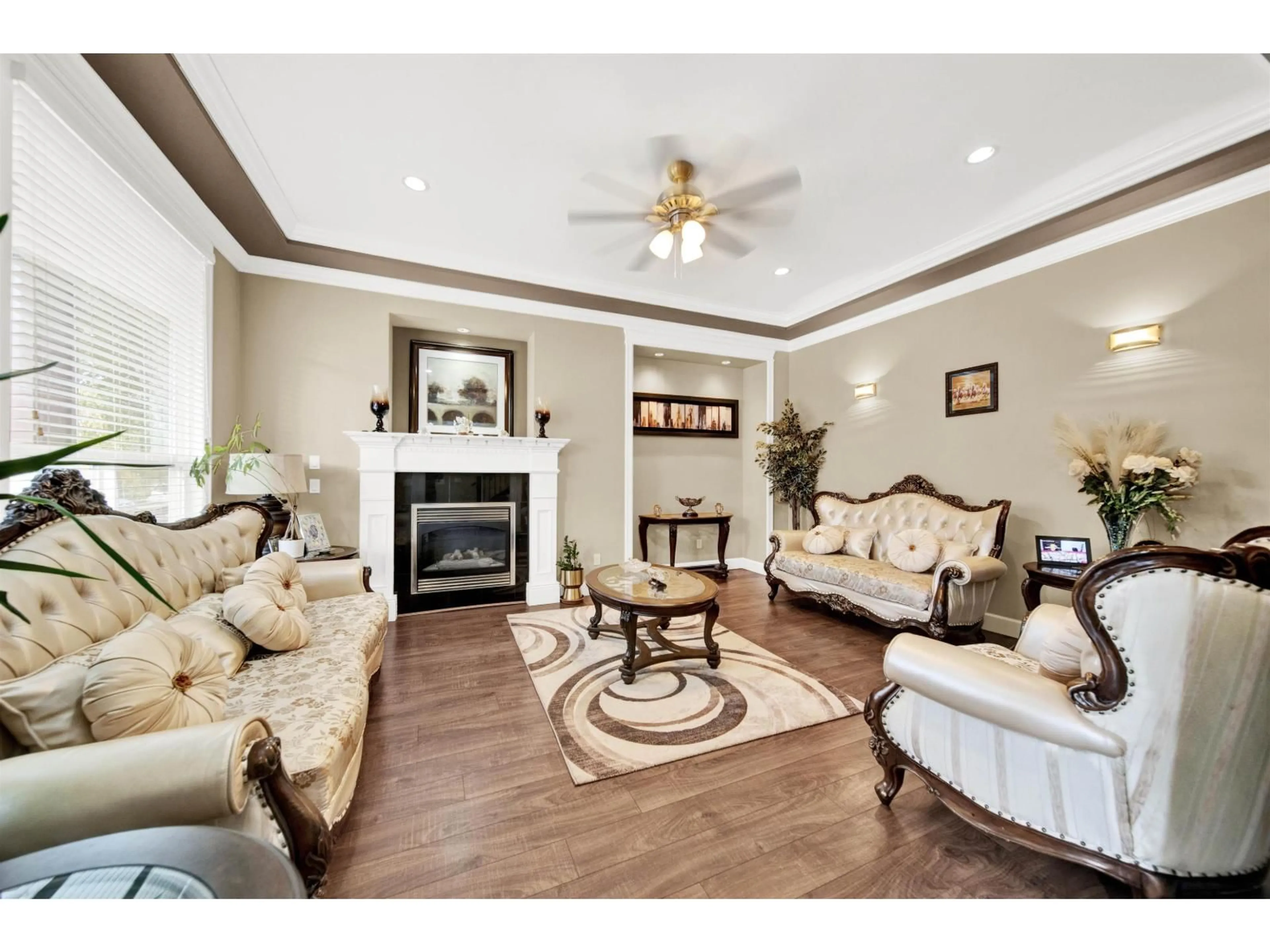 Living room with furniture, unknown for 7120 148B, Surrey British Columbia V3S0X3