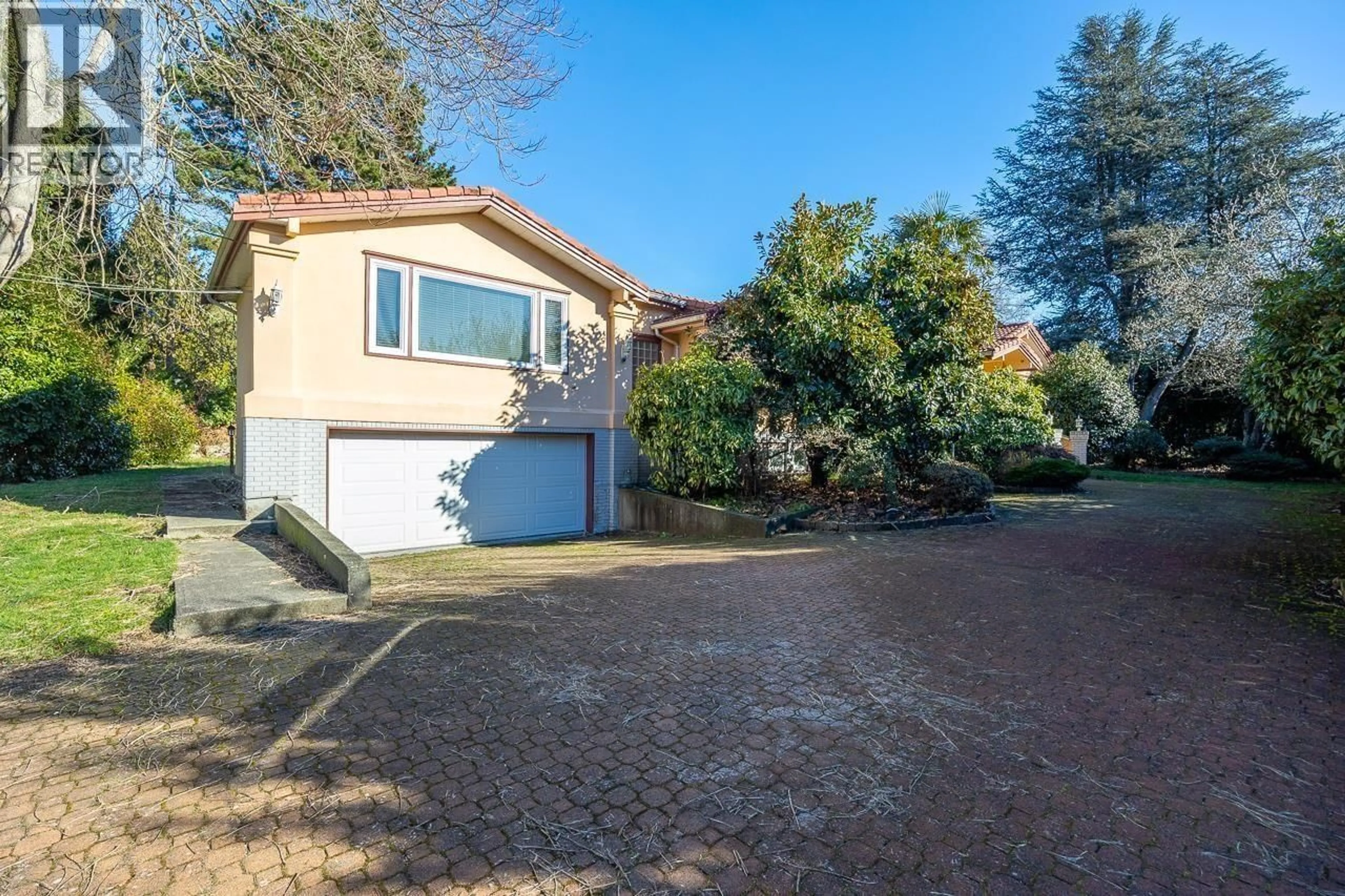 A pic from outside/outdoor area/front of a property/back of a property/a pic from drone, street for 2088 ALLISON ROAD, Vancouver British Columbia V6T1T4