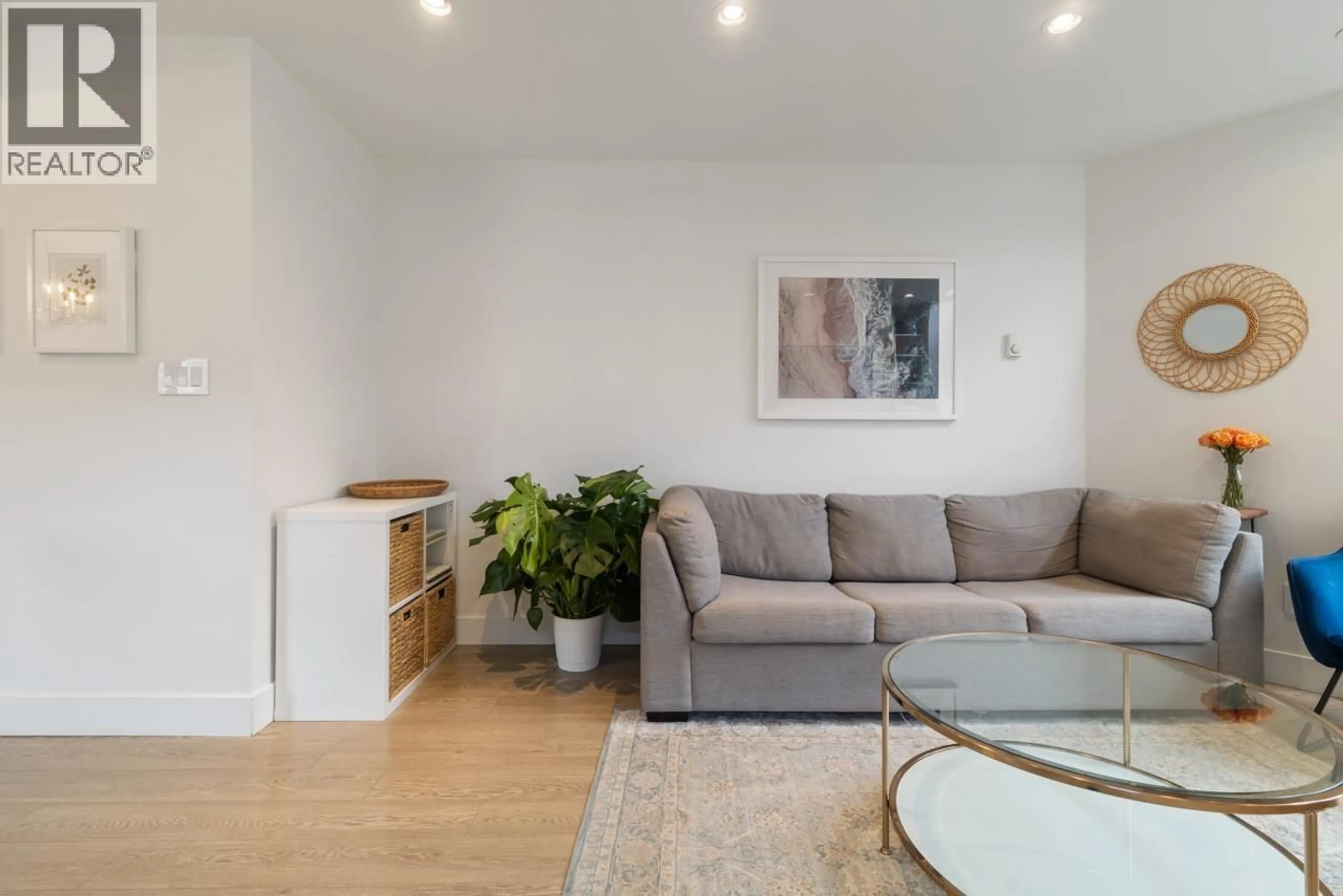 Living room with furniture, wood/laminate floor for 308 - 755 15TH AVENUE, Vancouver British Columbia V5Z1R6