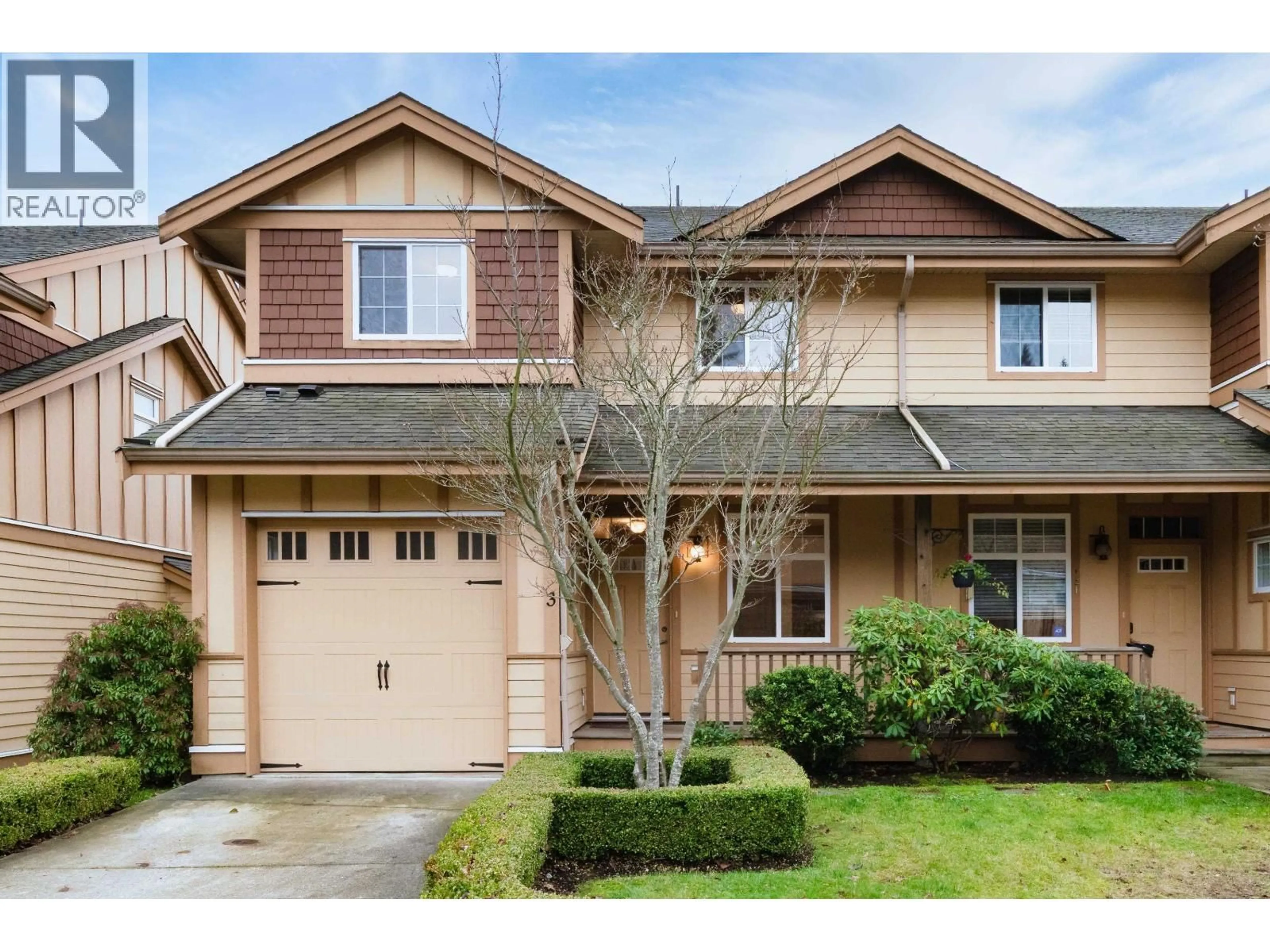 Home with vinyl exterior material, street for 3 - 811 NORTH ROAD, Gibsons British Columbia V0N1V9