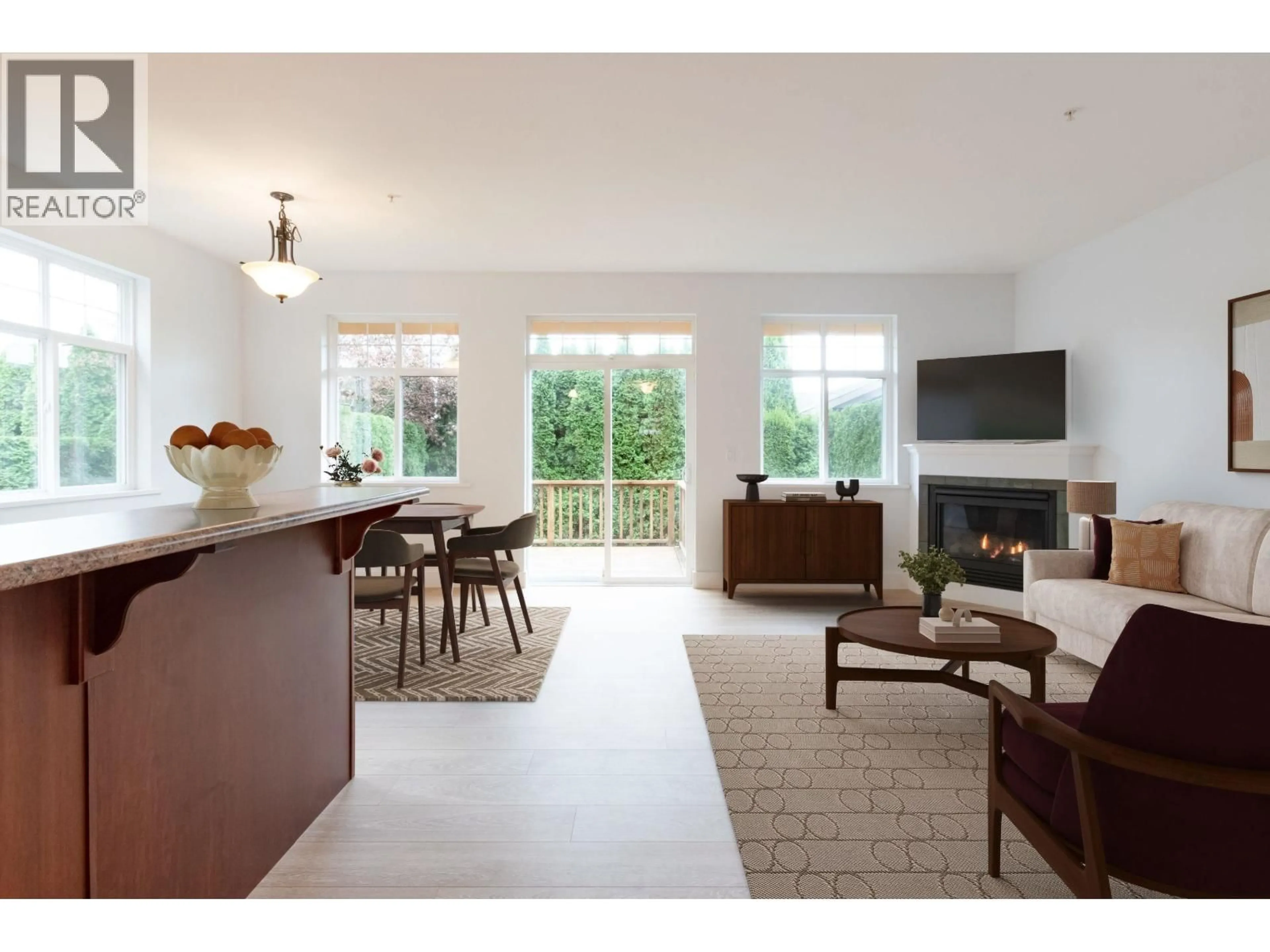 Living room with furniture, unknown for 3 - 811 NORTH ROAD, Gibsons British Columbia V0N1V9