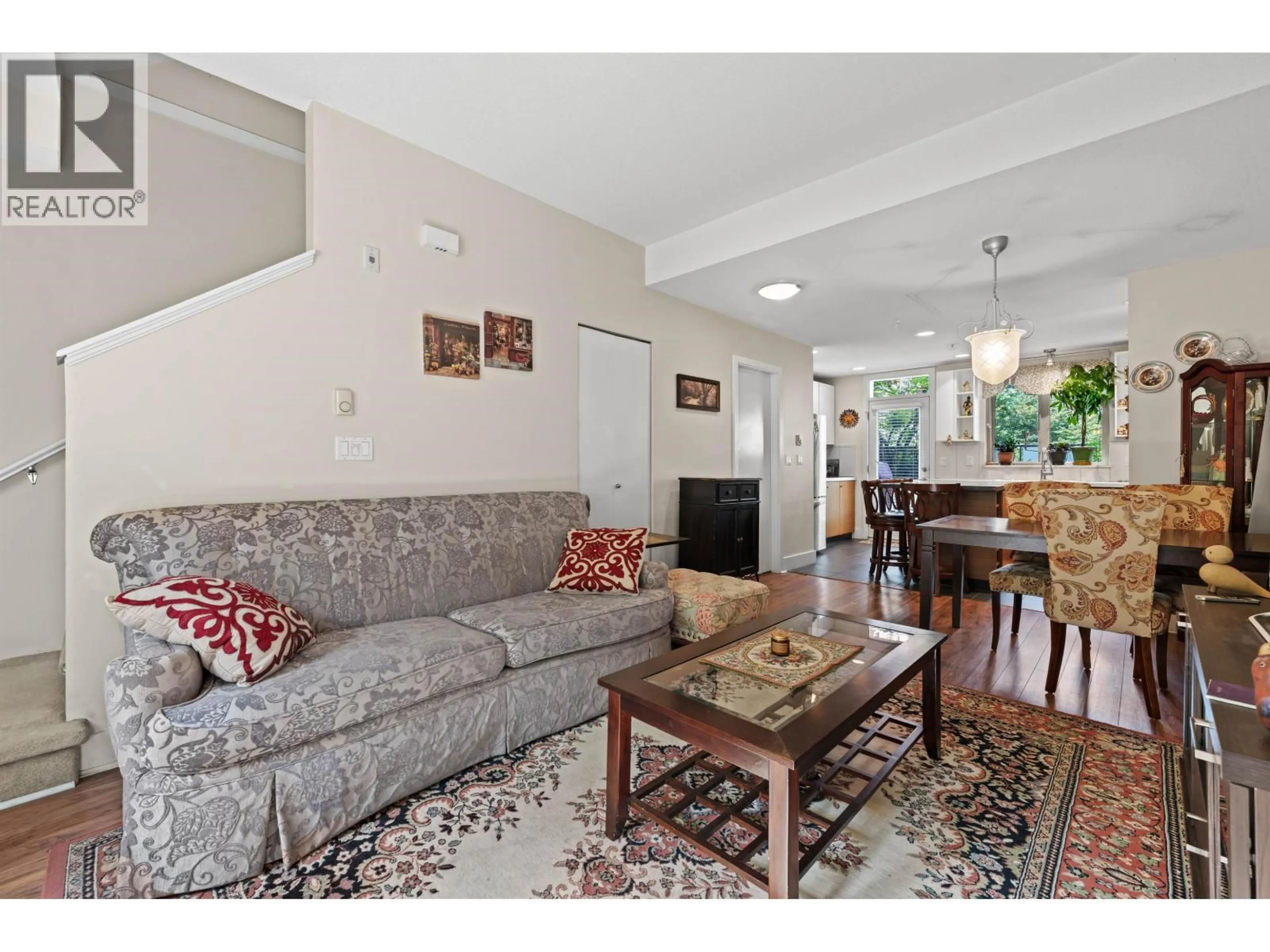 Living room with furniture, unknown for 45 - 728 14TH STREET, North Vancouver British Columbia V7M0A8