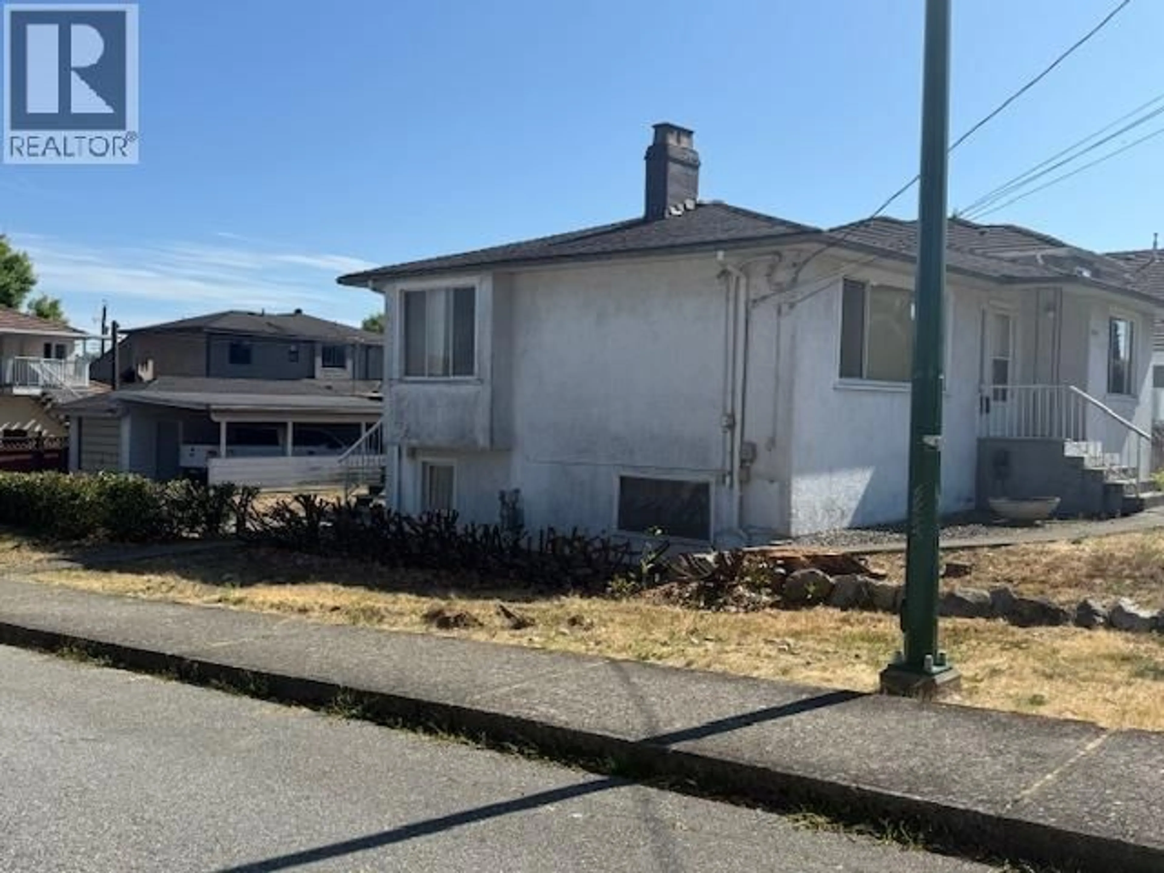 Unknown for 7790 15TH AVENUE, Burnaby British Columbia V3N1W5