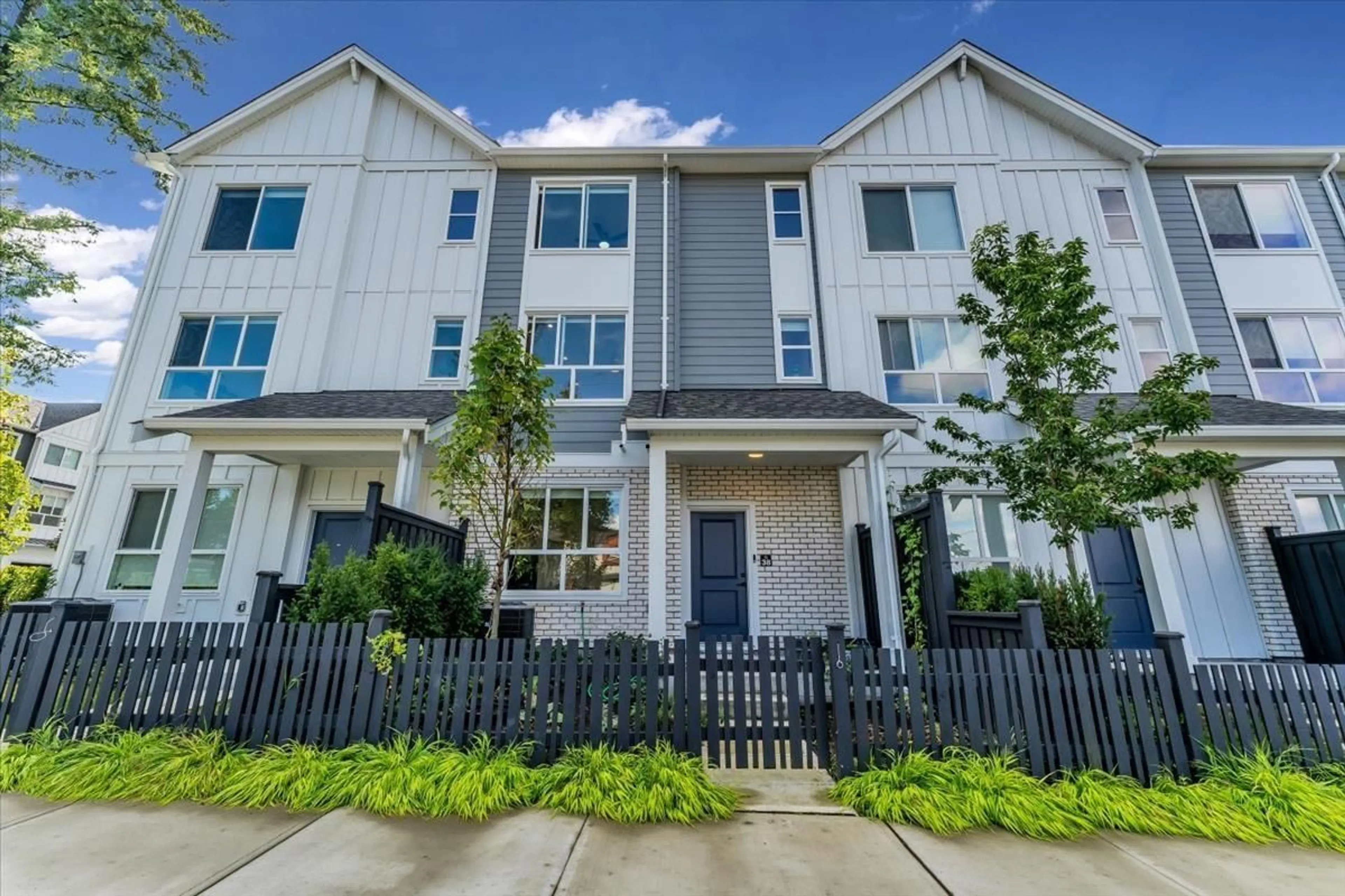 Unknown for 38 - 17458 100 AVENUE, Surrey British Columbia V4N4L4