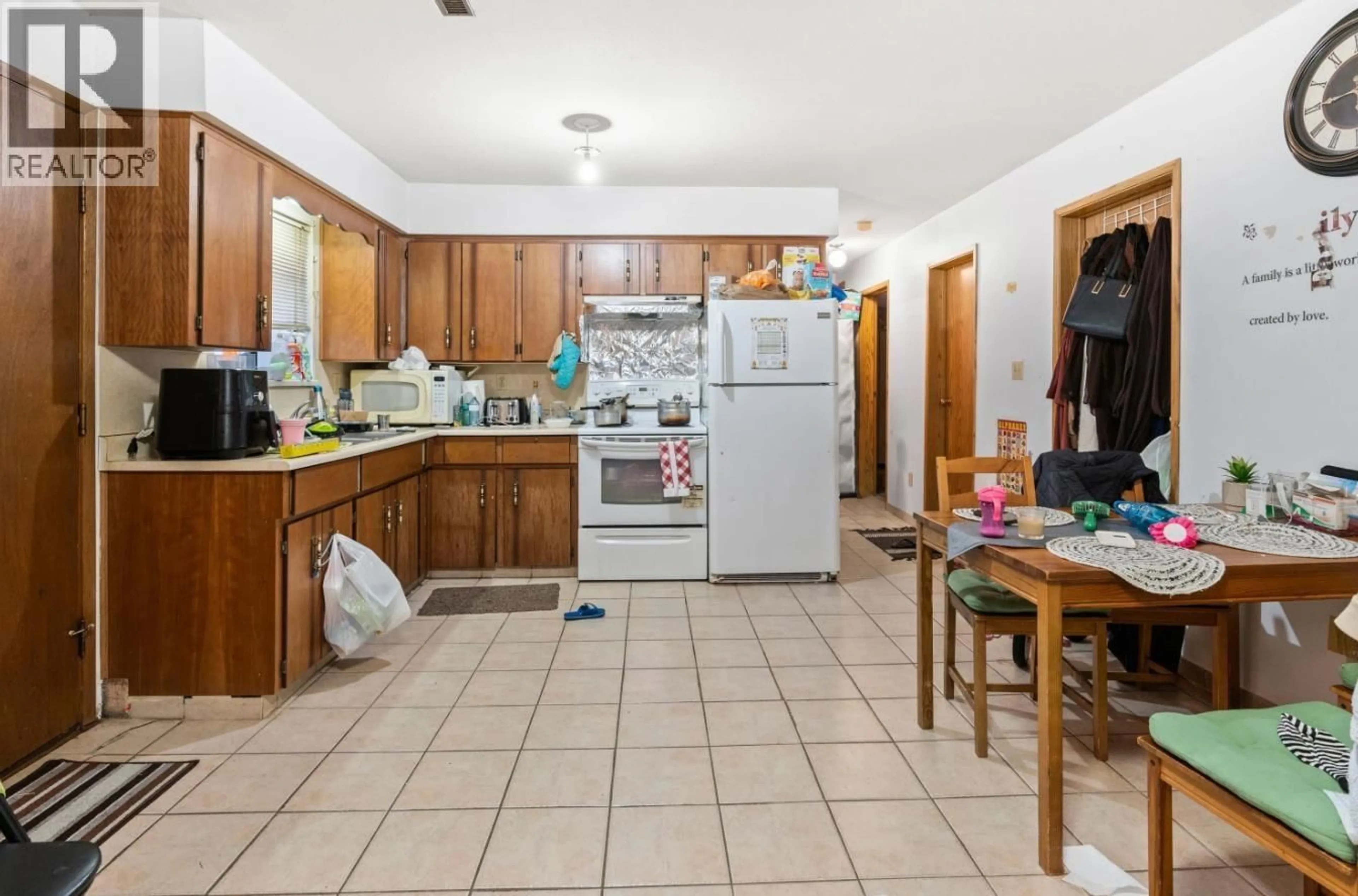 Standard kitchen, unknown for 886 56TH AVENUE, Vancouver British Columbia V5X1S2