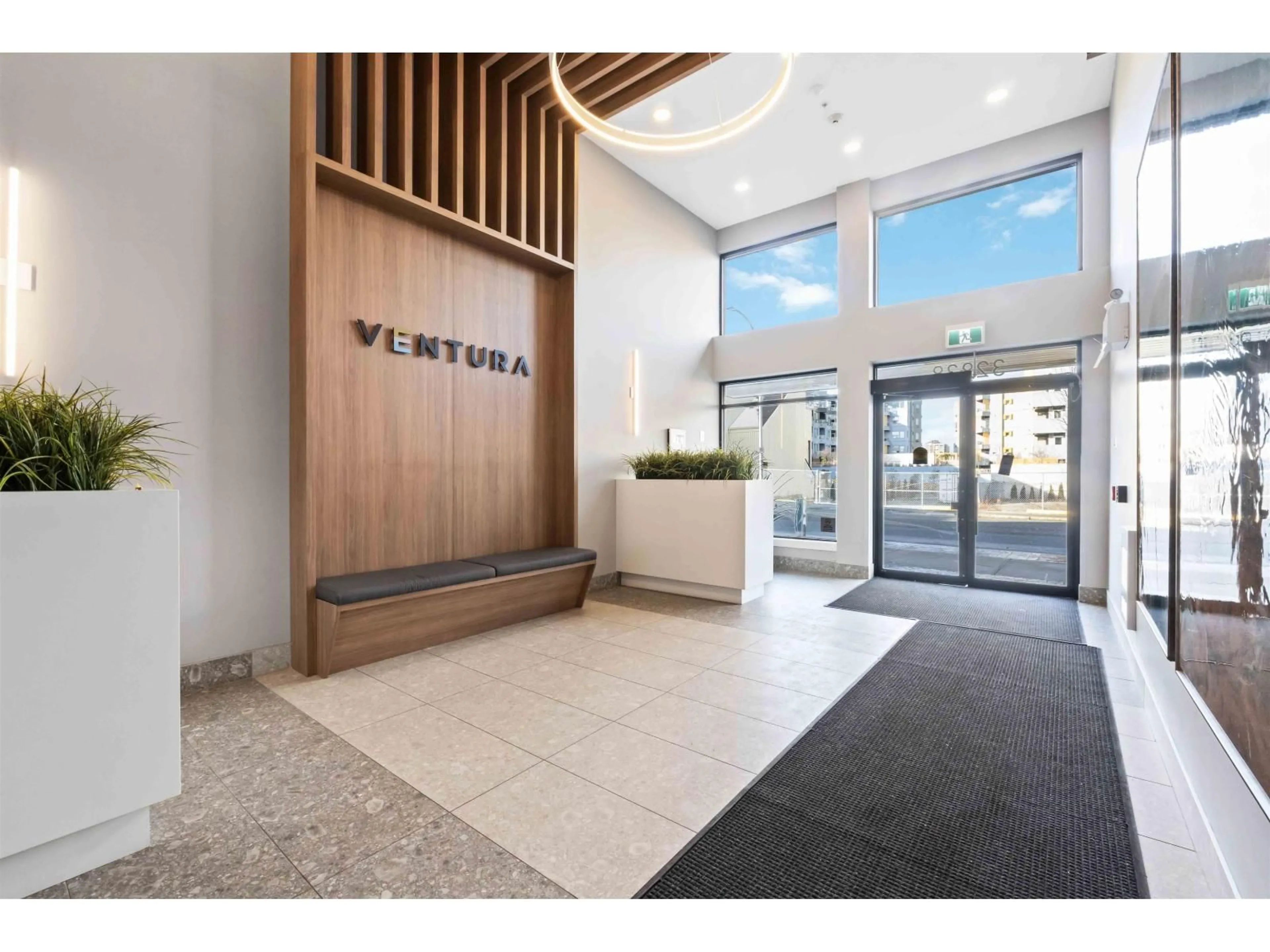 Indoor foyer for 506 - 32838 VENTURA, Abbotsford British Columbia V2S6J3