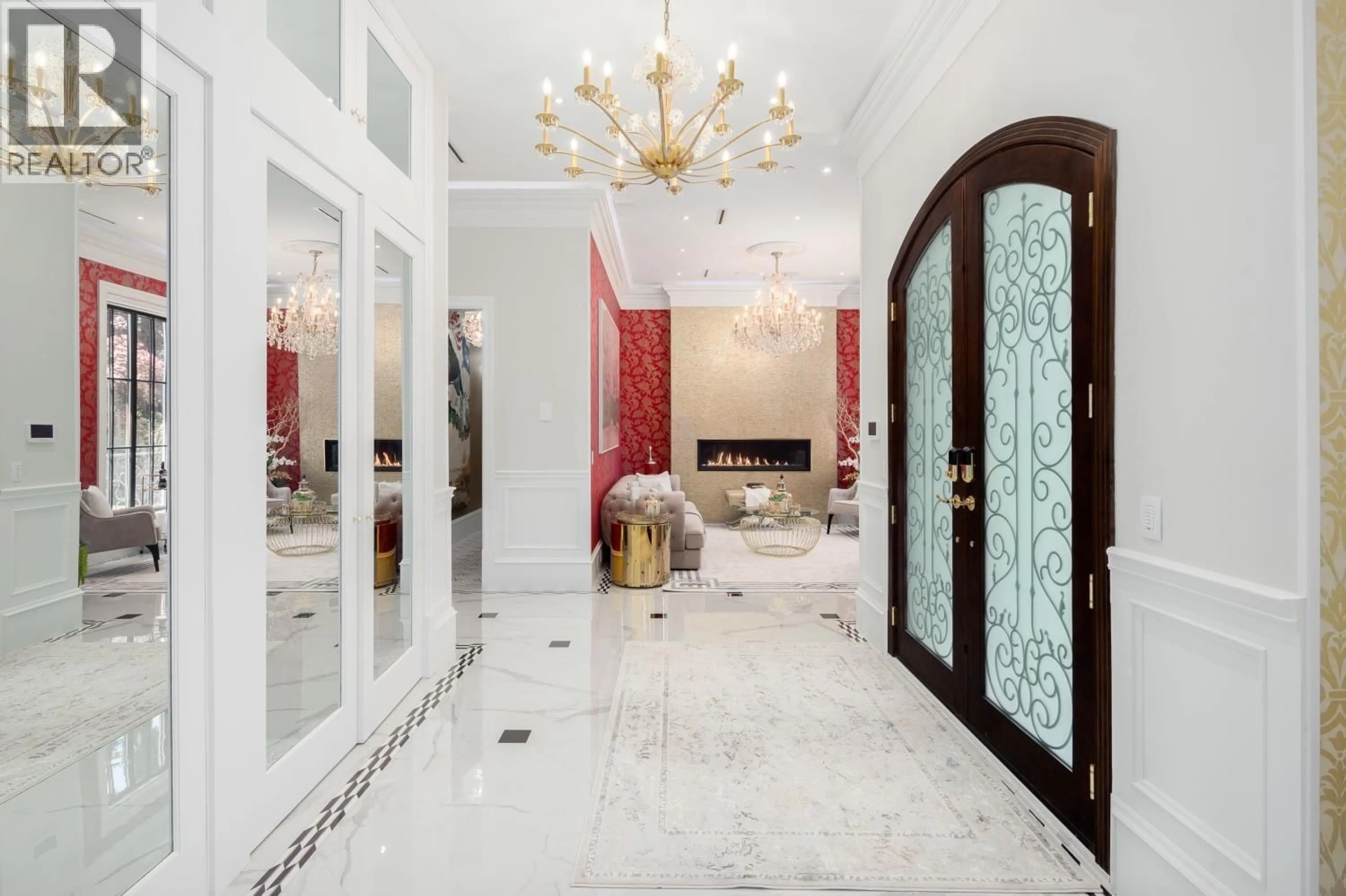 Indoor foyer for 8483 WILTSHIRE STREET, Vancouver British Columbia V6P5H6