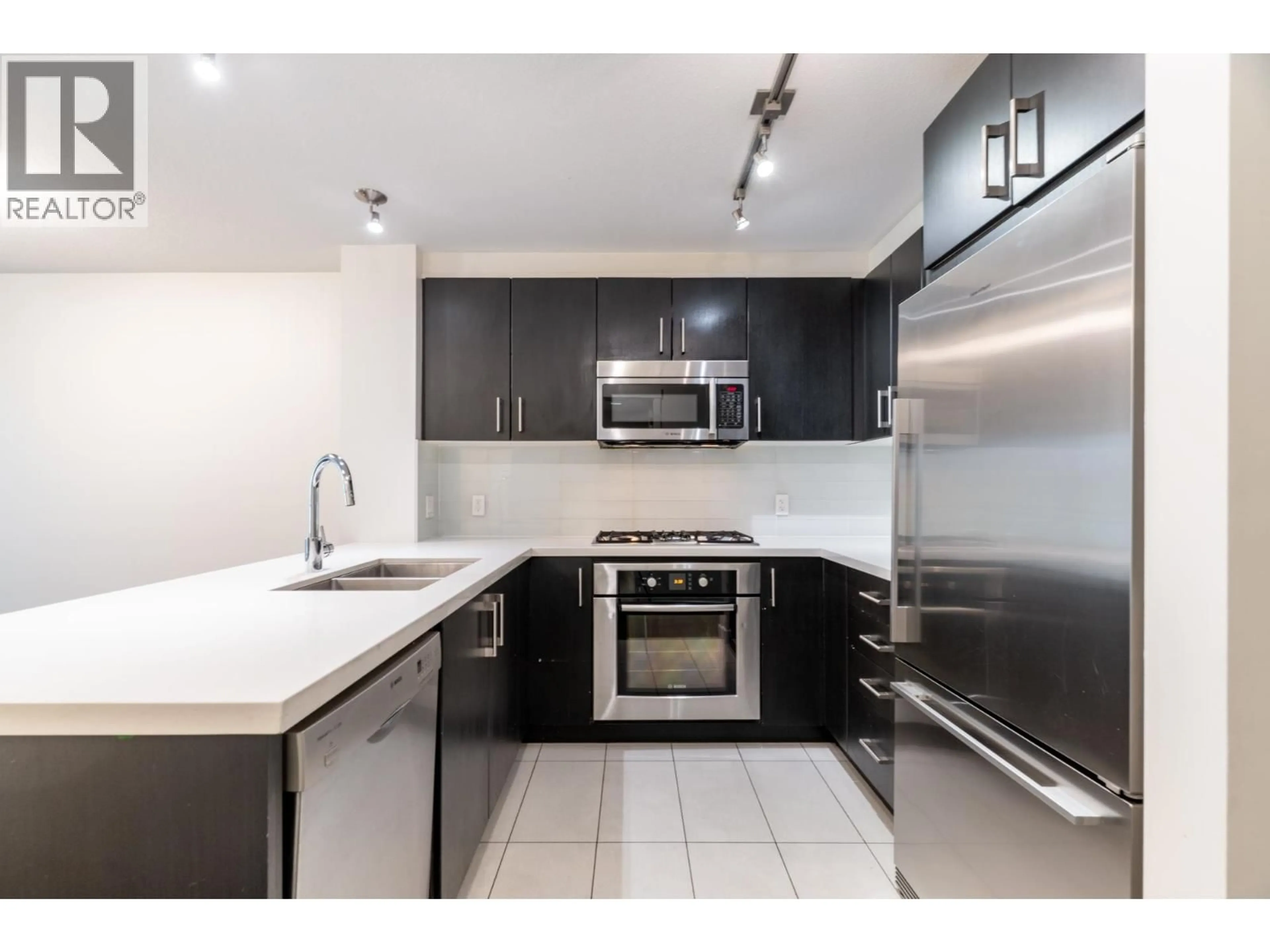 Standard kitchen, unknown for 207 - 3133 RIVERWALK AVENUE, Vancouver British Columbia V5S0A7