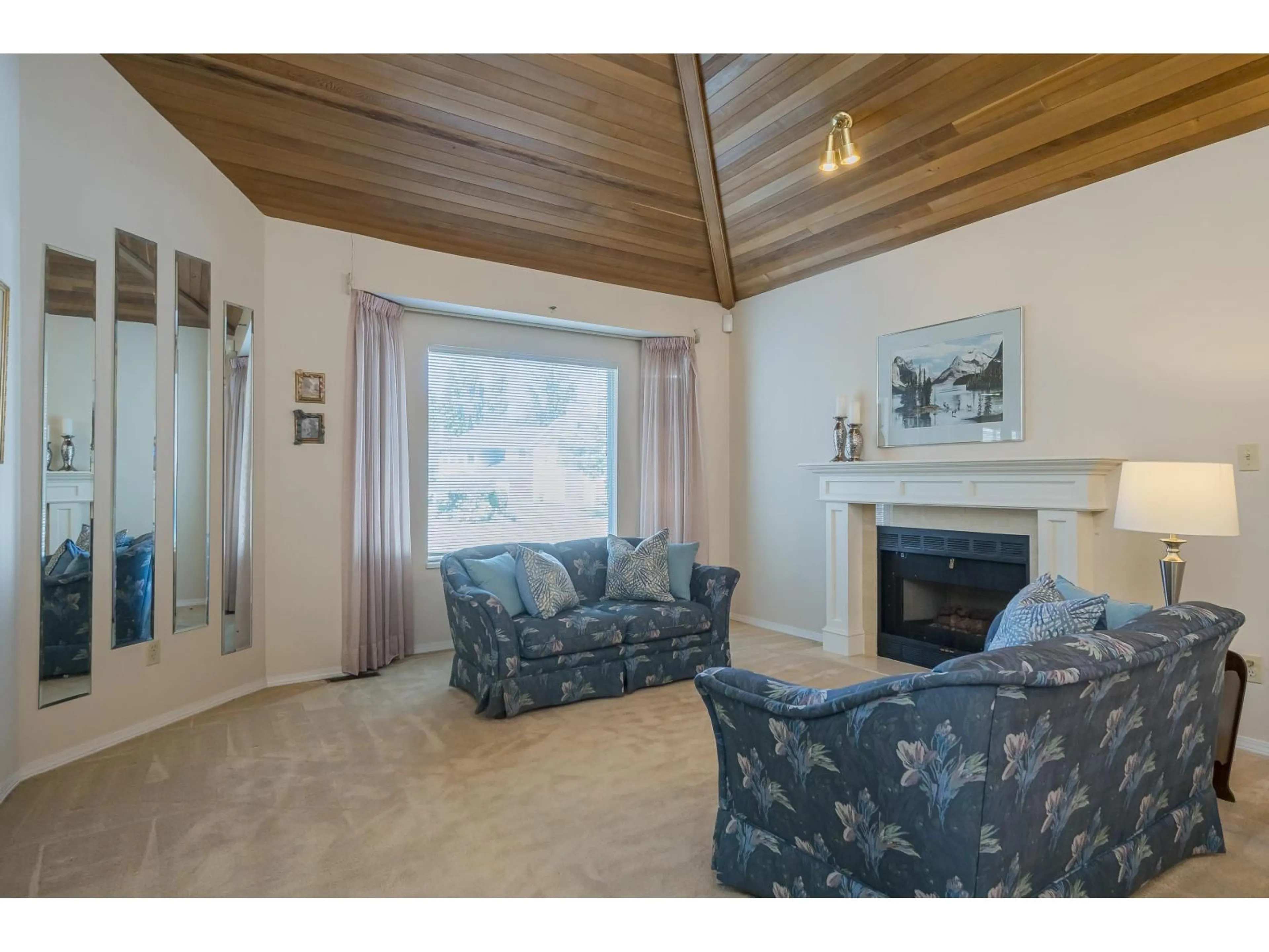 Living room with furniture, unknown for 9322 157 STREET, Surrey British Columbia V4N3B3