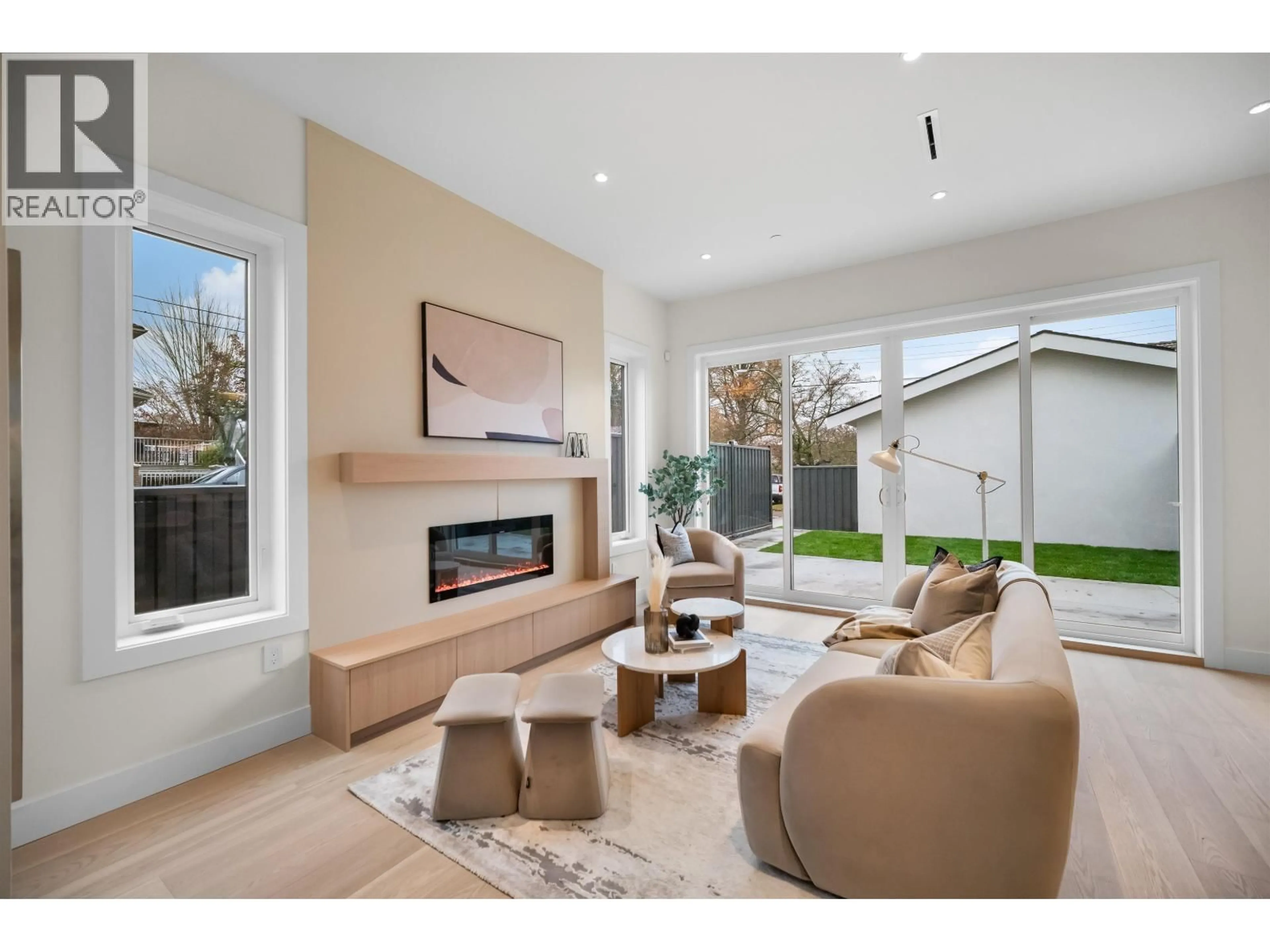 Living room with furniture, unknown for 1671 31ST AVENUE, Vancouver British Columbia V5N3B2