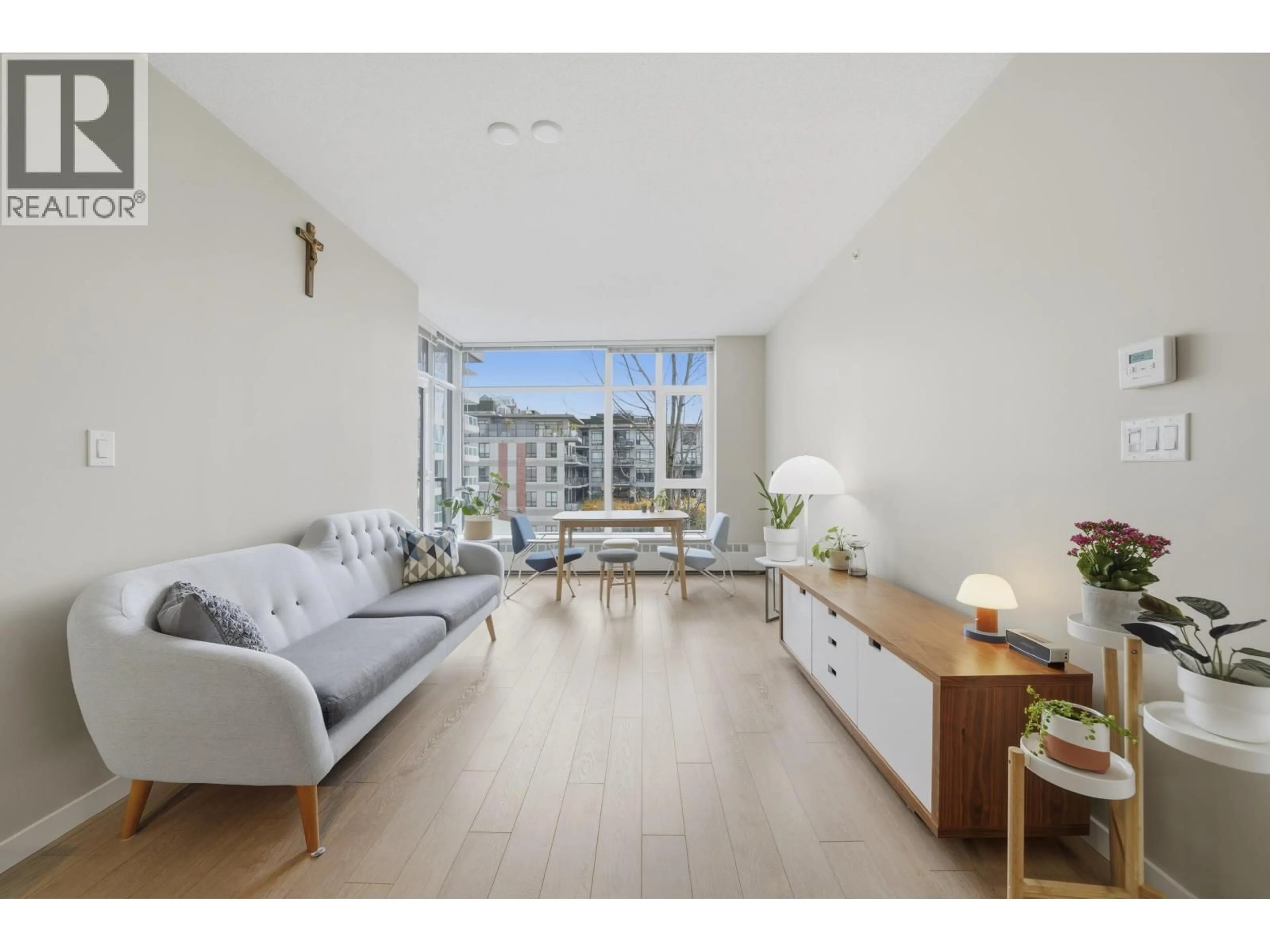 Living room with furniture, unknown for 408 - 135 2ND STREET, North Vancouver British Columbia V7M0C5