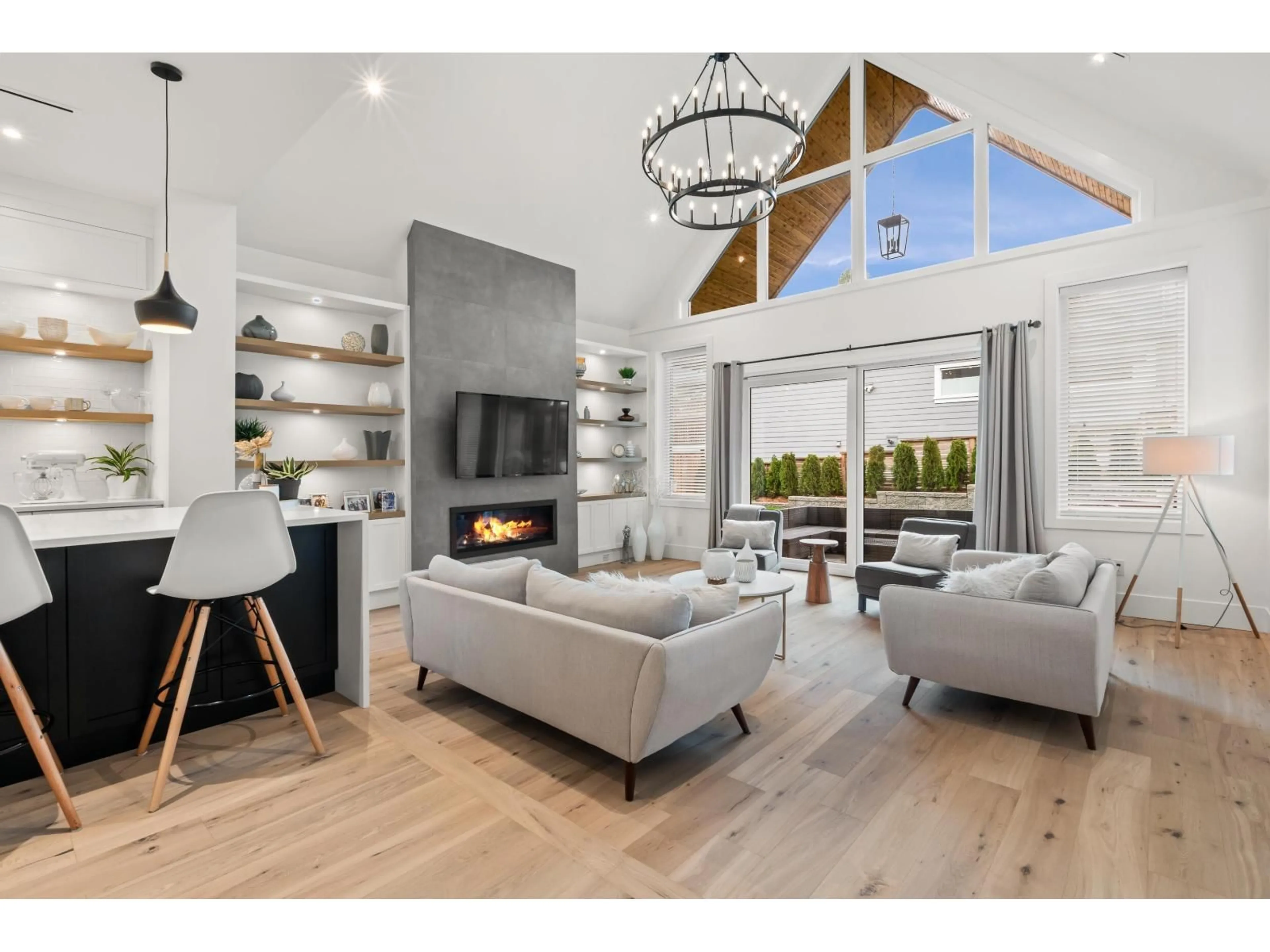 Living room with furniture, unknown for 2660 126TH, Surrey British Columbia V4A3R1