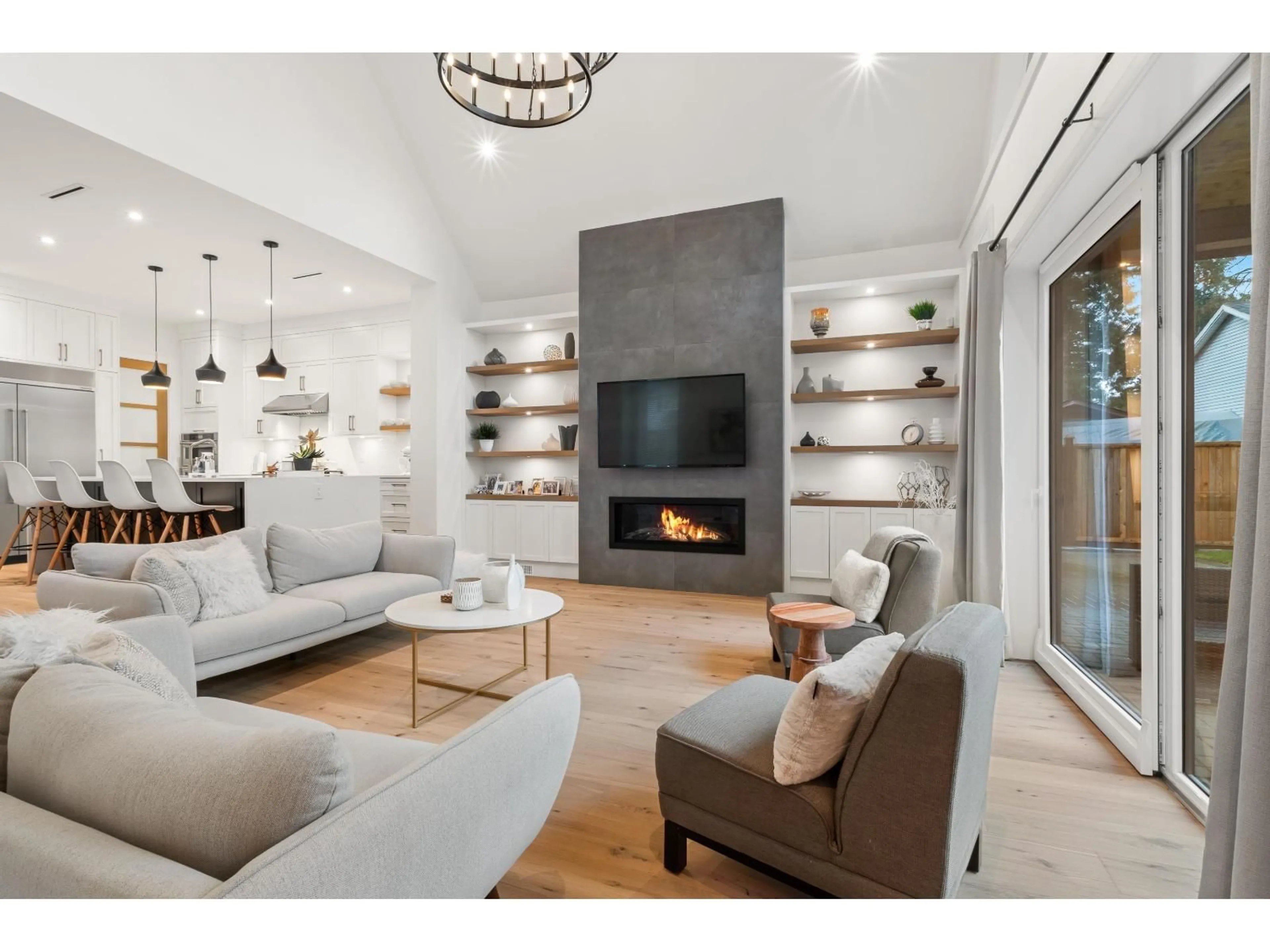 Living room with furniture, unknown for 2660 126TH, Surrey British Columbia V4A3R1