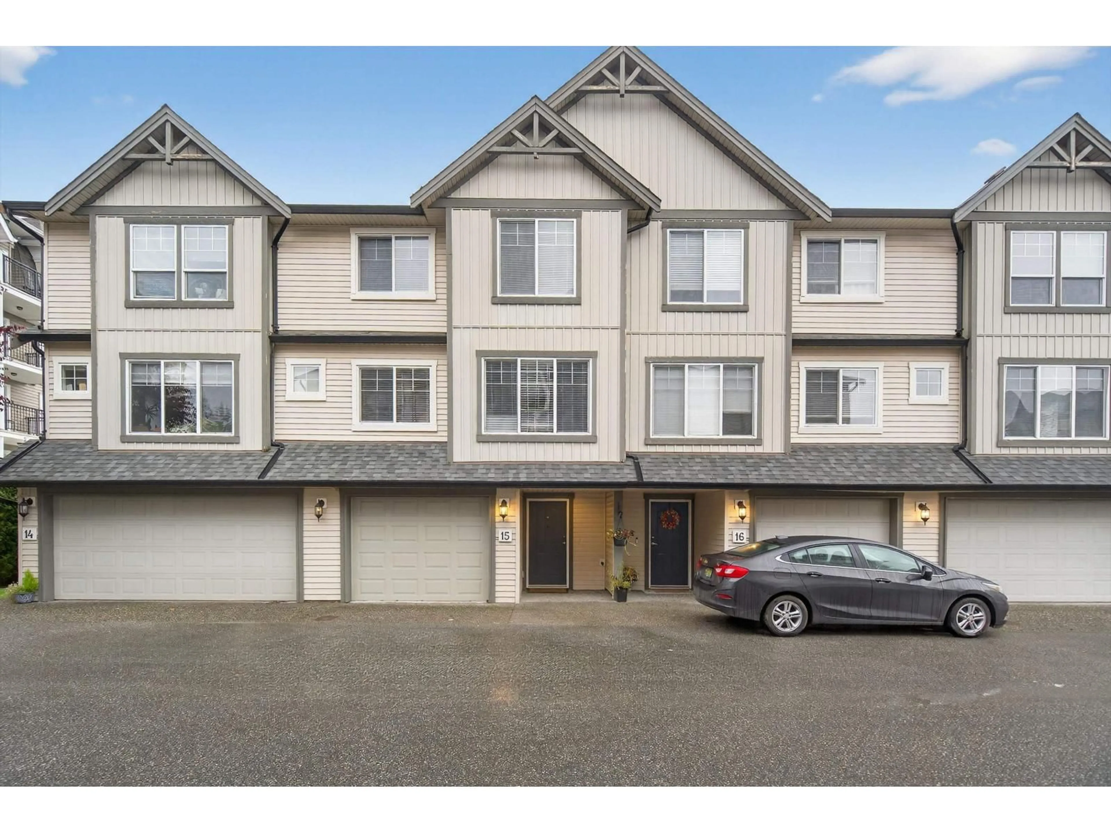 A pic from outside/outdoor area/front of a property/back of a property/a pic from drone, street for 15 - 8917 EDWARD STREET, Chilliwack British Columbia V2P4E2