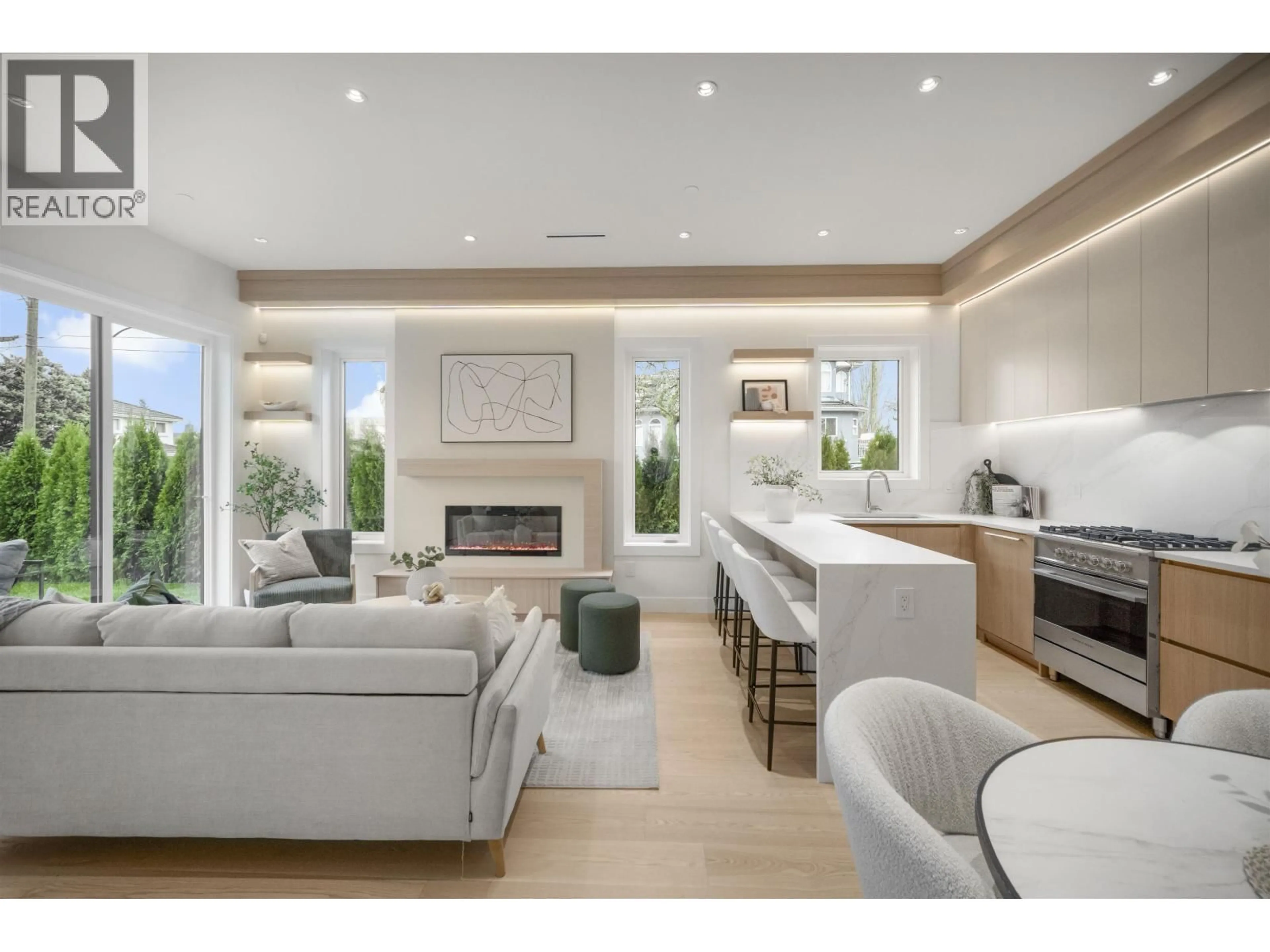 Living room with furniture, unknown for 4681 ARGYLE STREET, Vancouver British Columbia V5N3A3