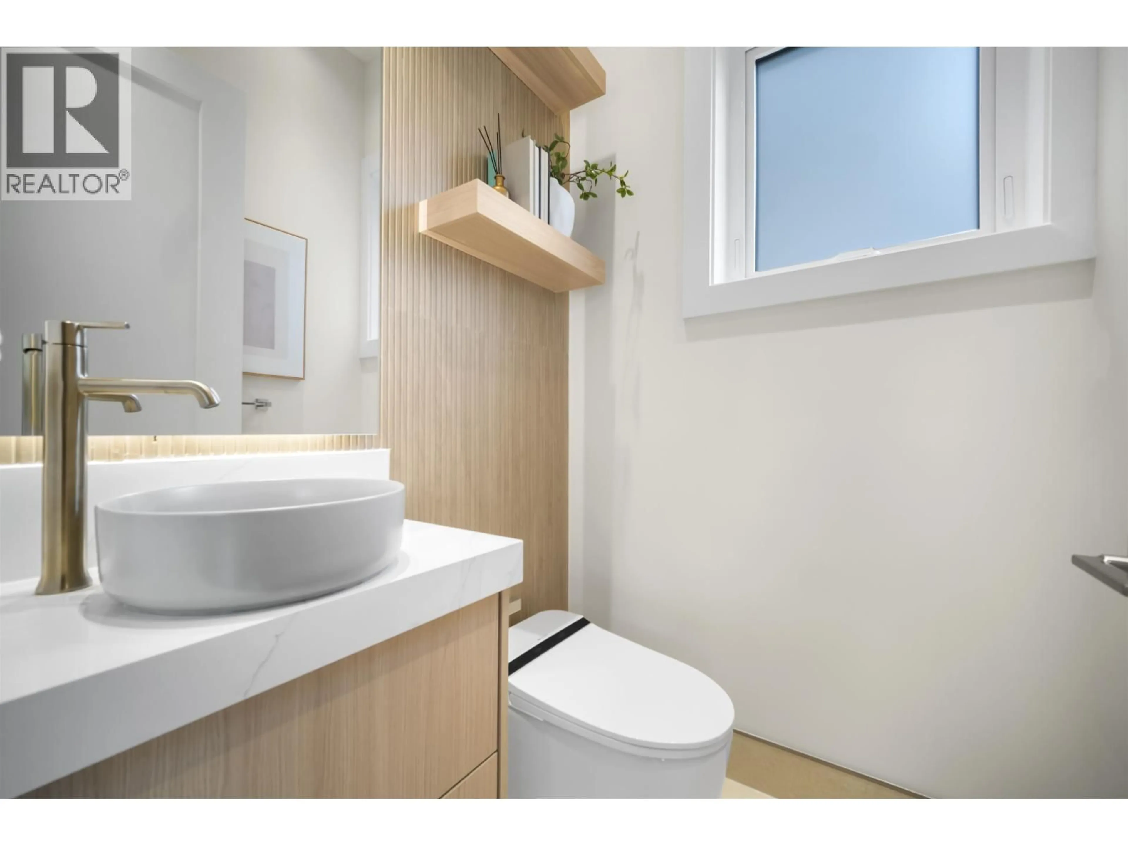 Standard bathroom, unknown for 4681 ARGYLE STREET, Vancouver British Columbia V5N3A3