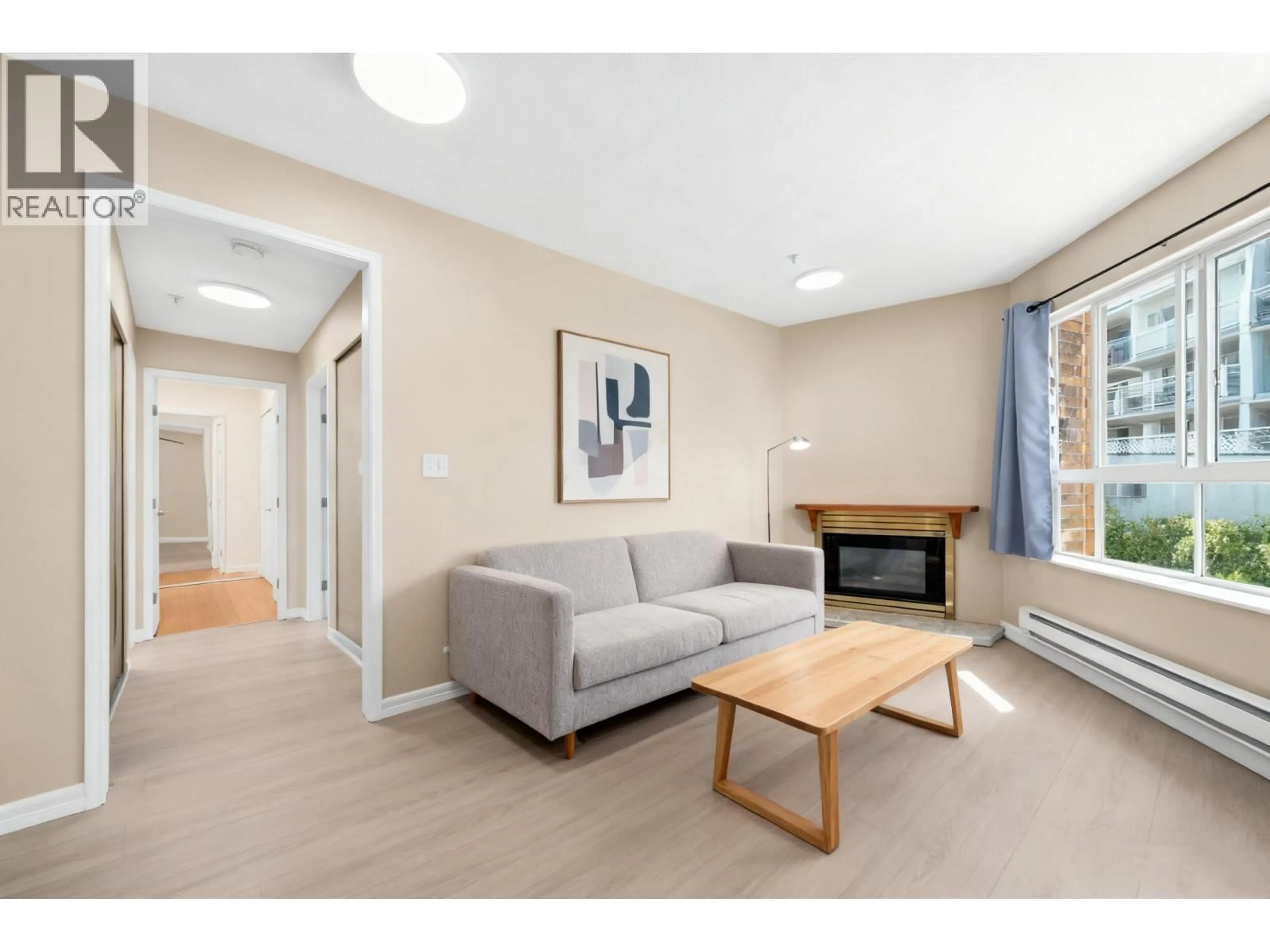 Living room with furniture, unknown for 411 - 525 AGNES STREET, New Westminster British Columbia V3L1G2