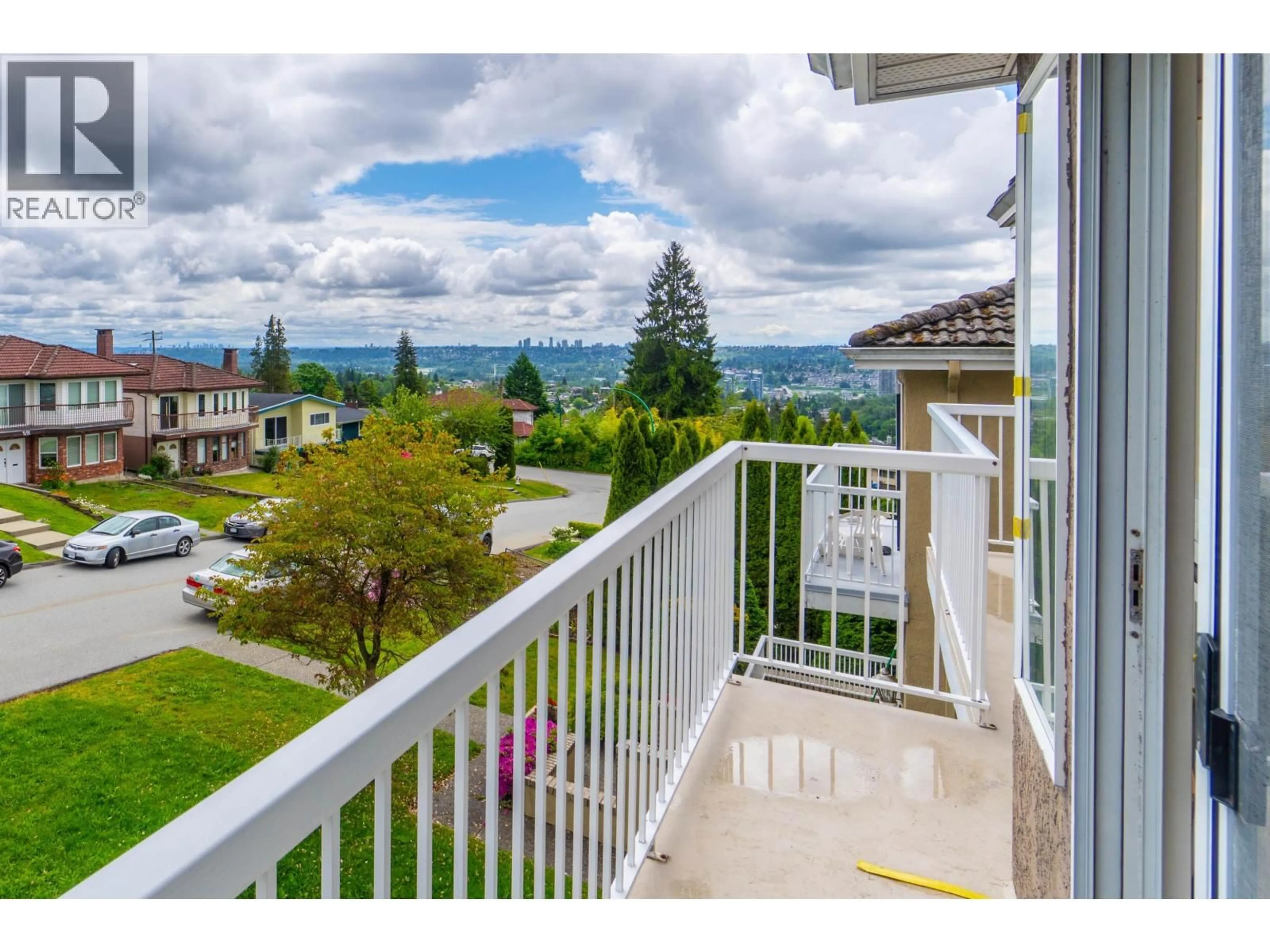 Patio, unknown for 111 GROSVENOR AVENUE, Burnaby British Columbia V5B3N7