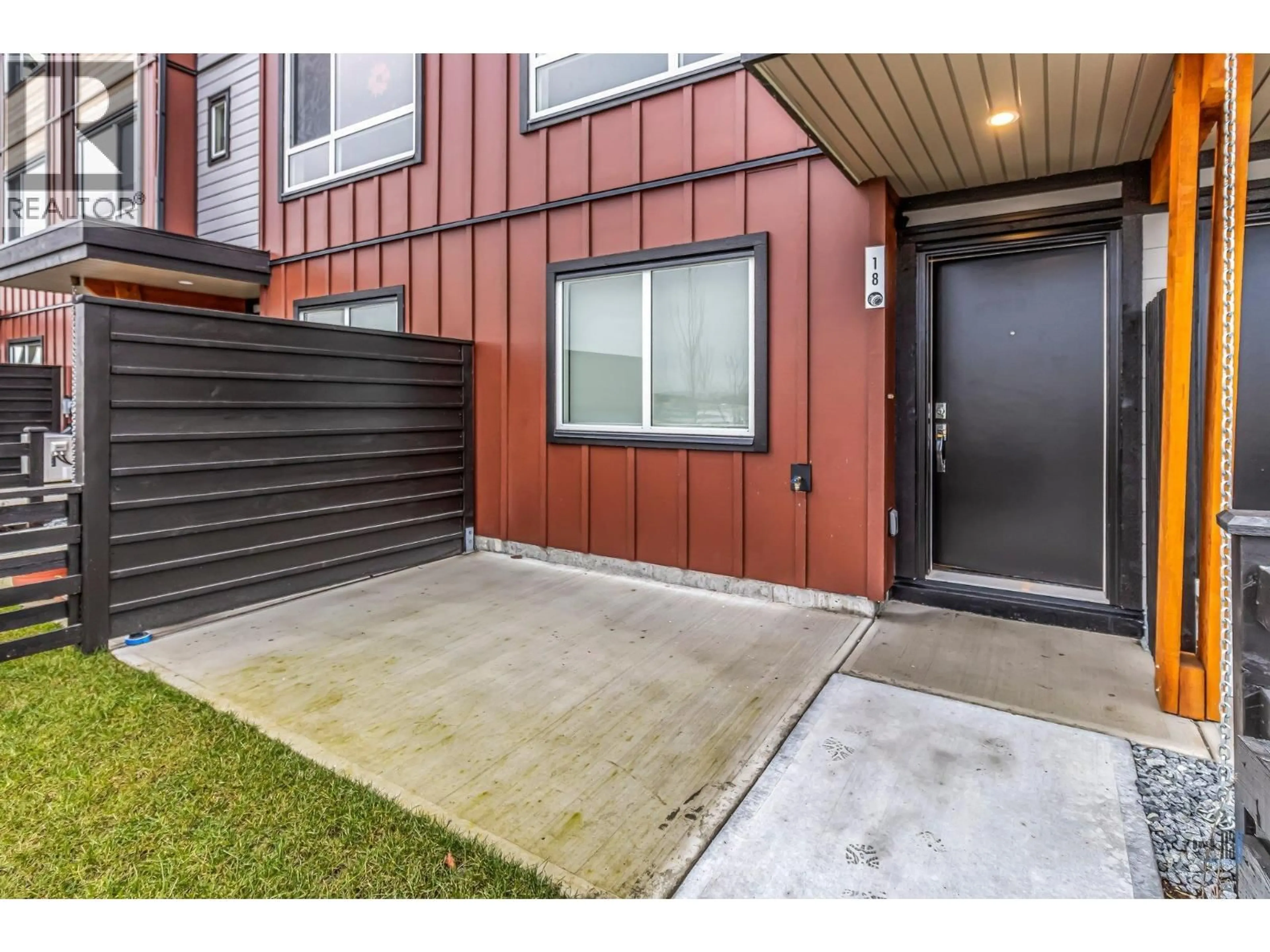 Indoor entryway for 18 - 4408 CORMORANT WAY, Tsawwassen British Columbia V4M0E9
