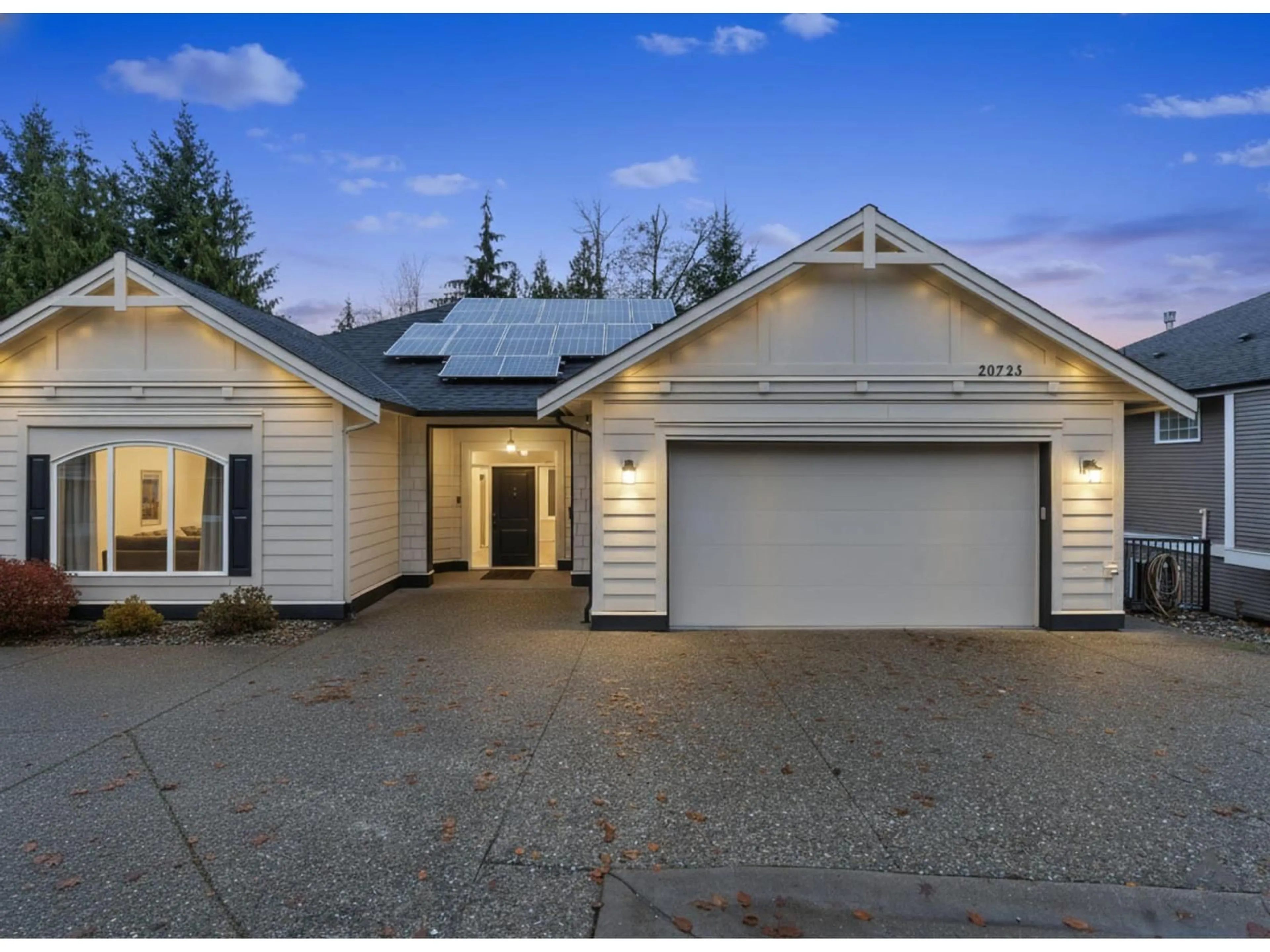 Home with vinyl exterior material, street for 20723 46A, Langley British Columbia V3A3K1