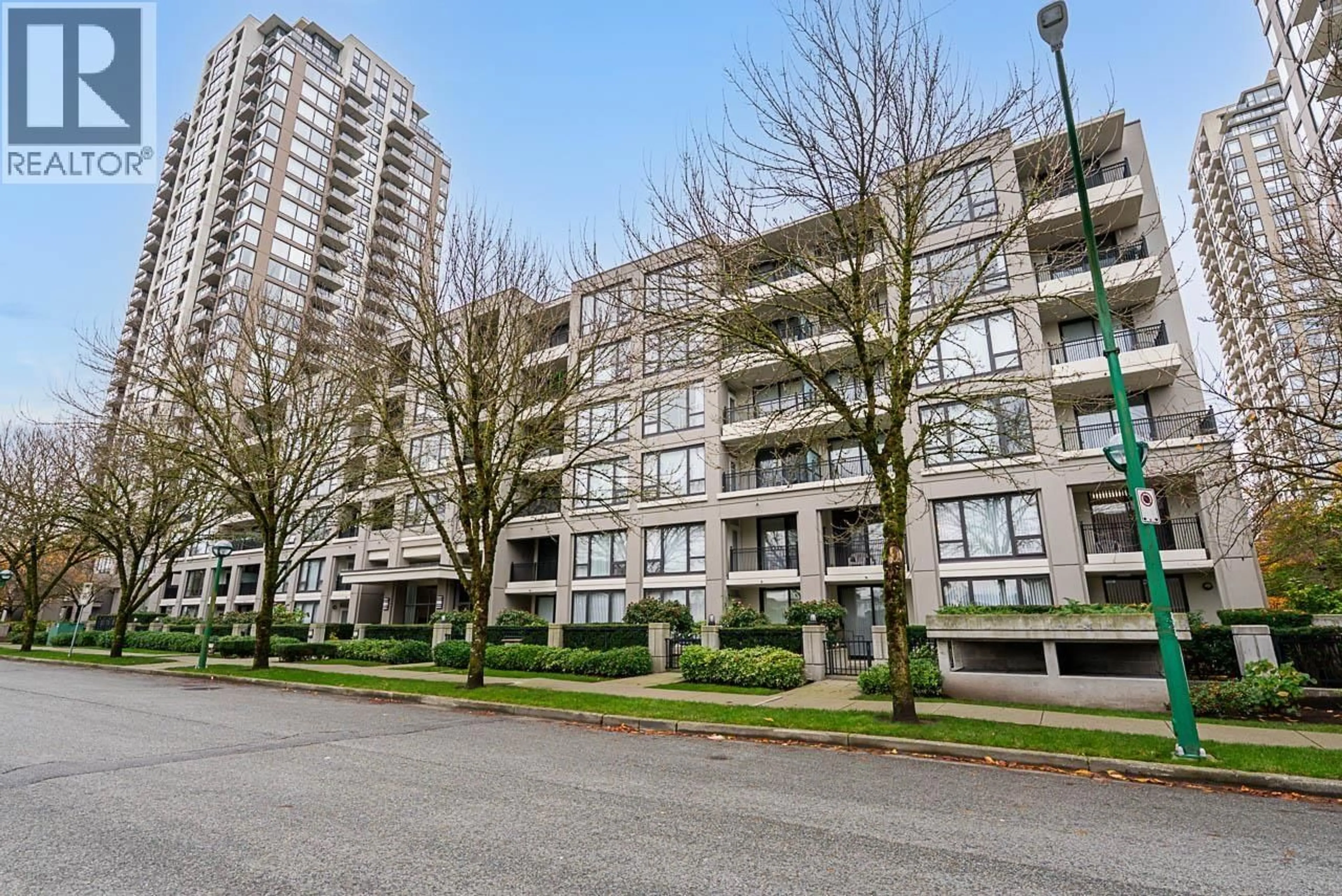 Patio, street for 403 - 7138 COLLIER STREET, Burnaby British Columbia V5E0A2