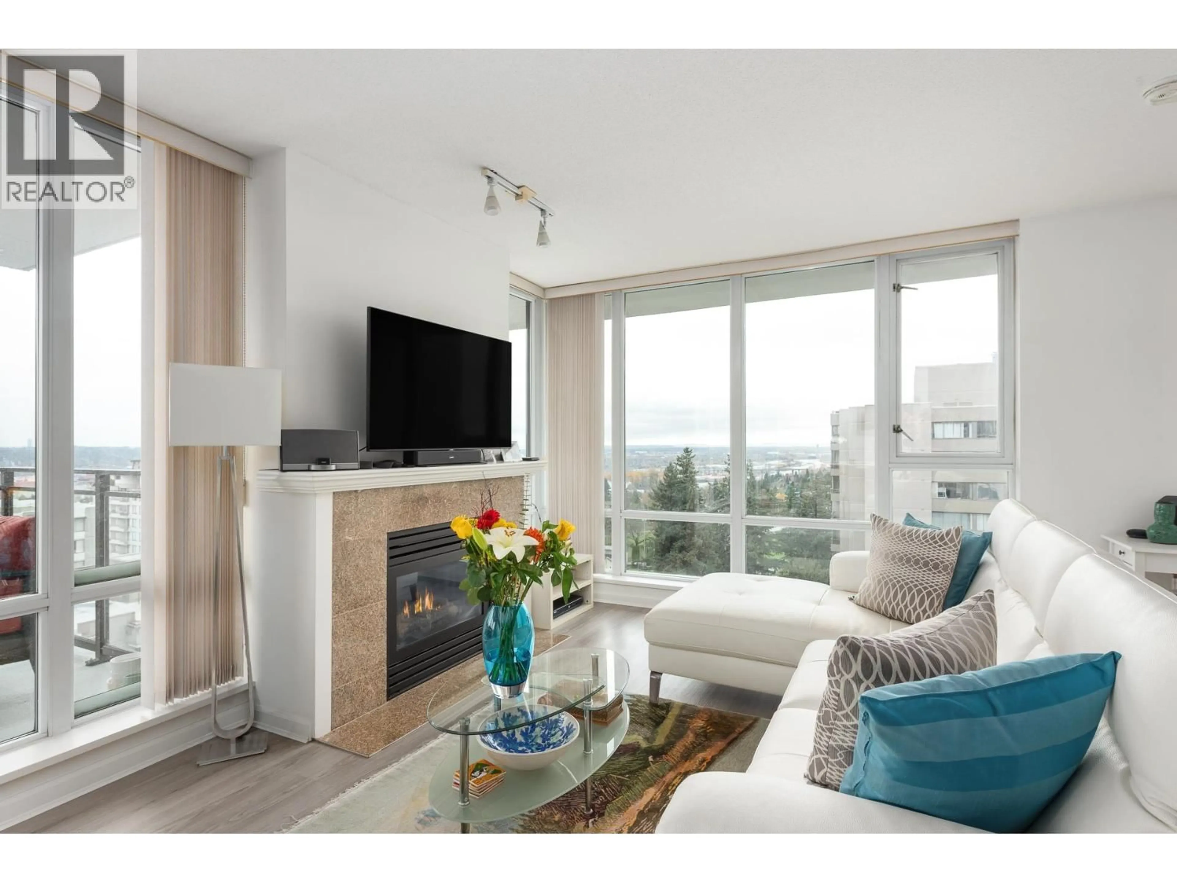 Living room with furniture, wood/laminate floor for 1701 - 720 HAMILTON STREET, New Westminster British Columbia V3M7A6