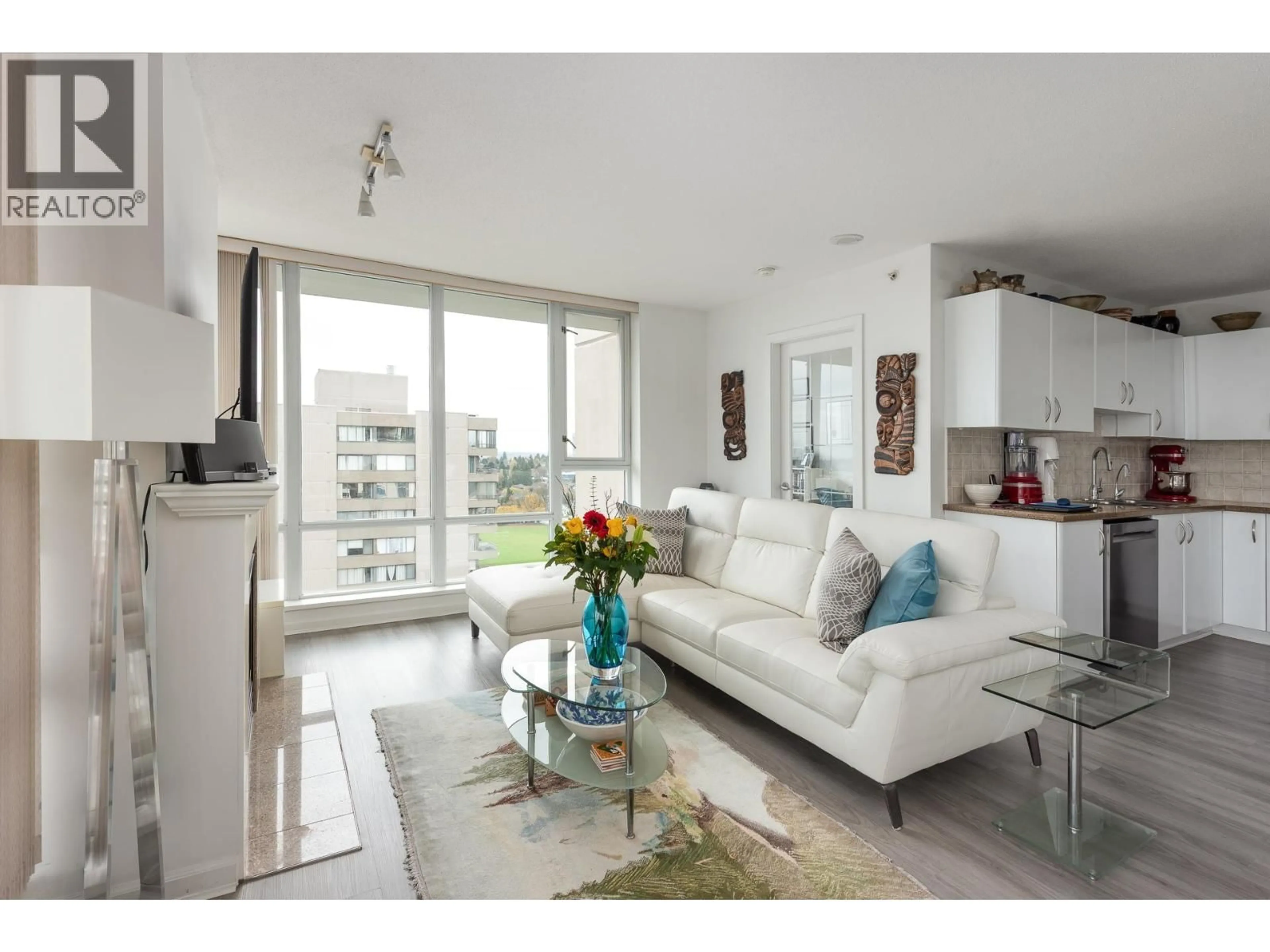 Living room with furniture, unknown for 1701 - 720 HAMILTON STREET, New Westminster British Columbia V3M7A6