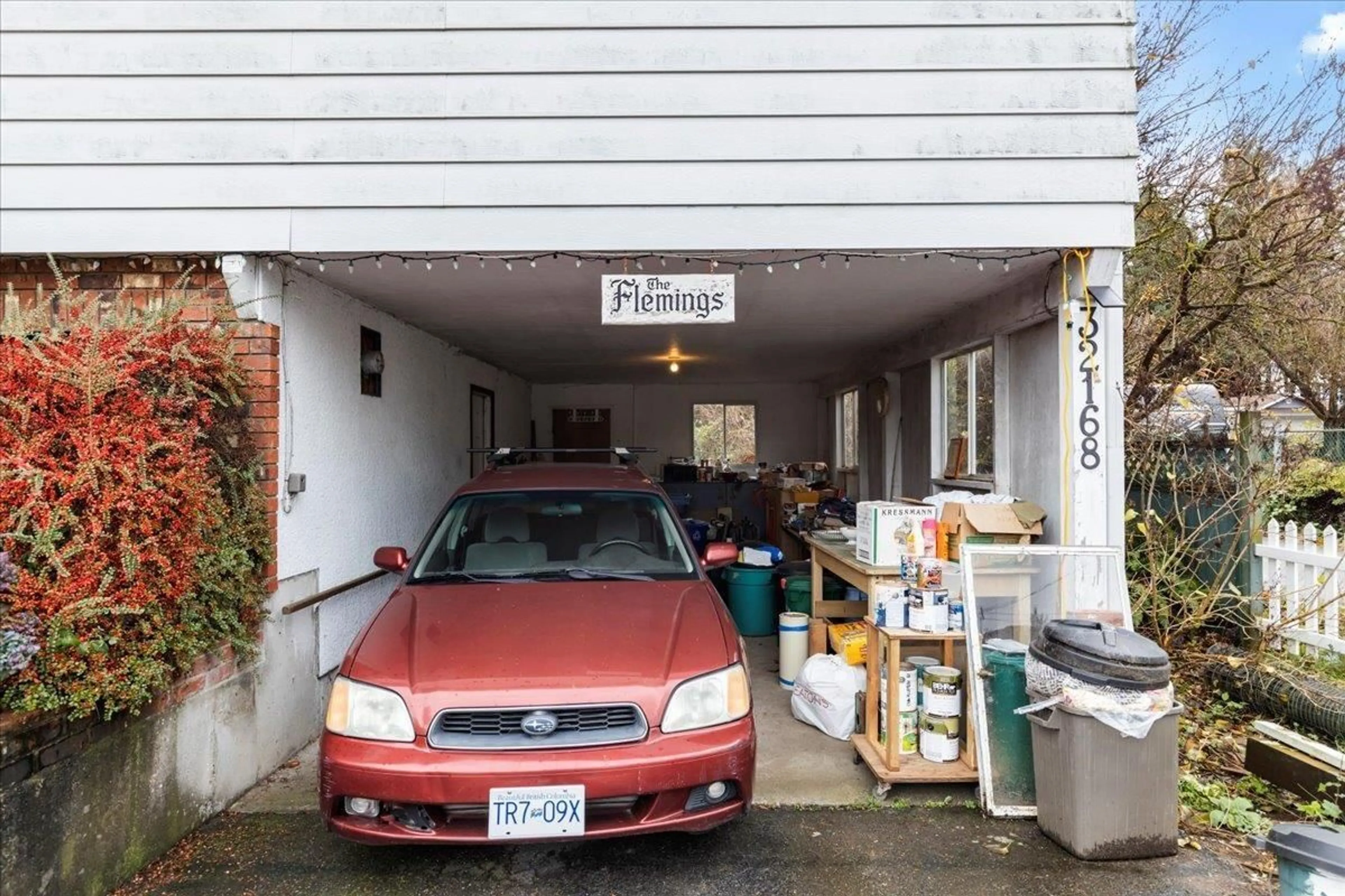 Indoor garage for 32168 SCOTT, Mission British Columbia V2V1C4