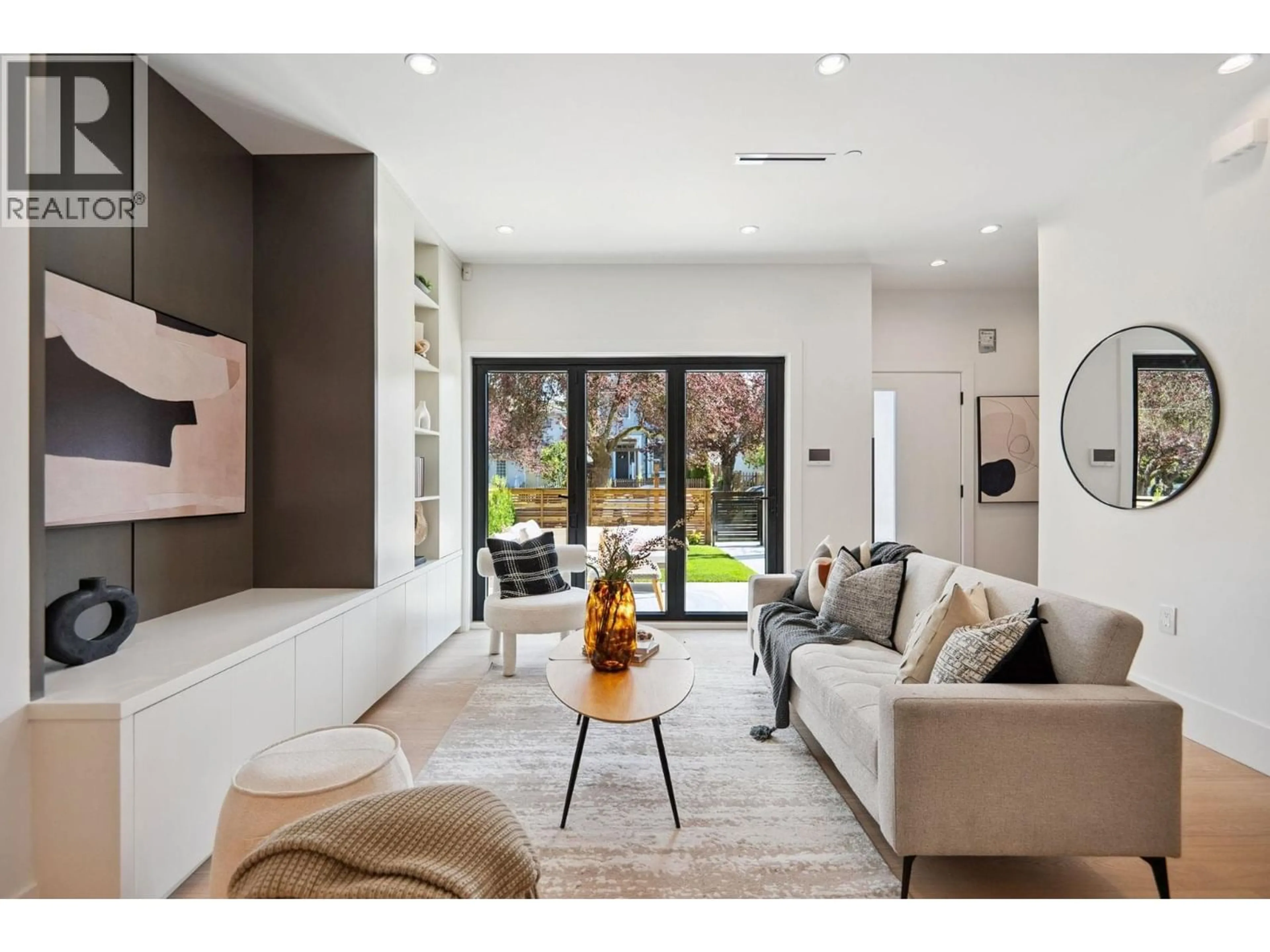 Living room with furniture, unknown for #1 - 1079 14TH AVENUE, Vancouver British Columbia V5T2P1