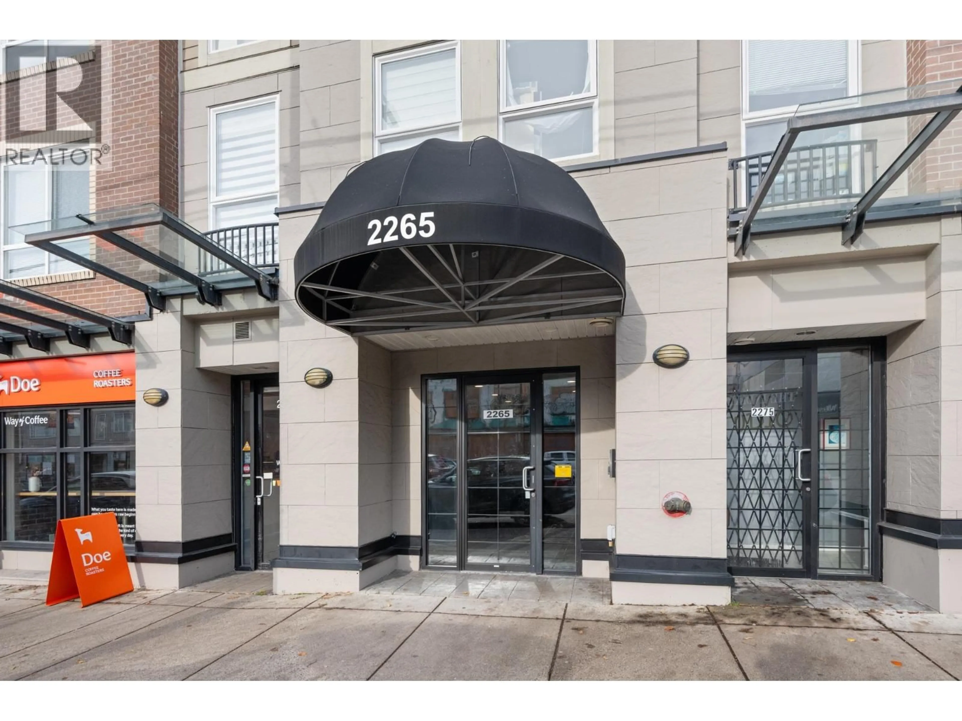 Indoor foyer for PH6 - 2265 HASTINGS STREET, Vancouver British Columbia V5L1V3