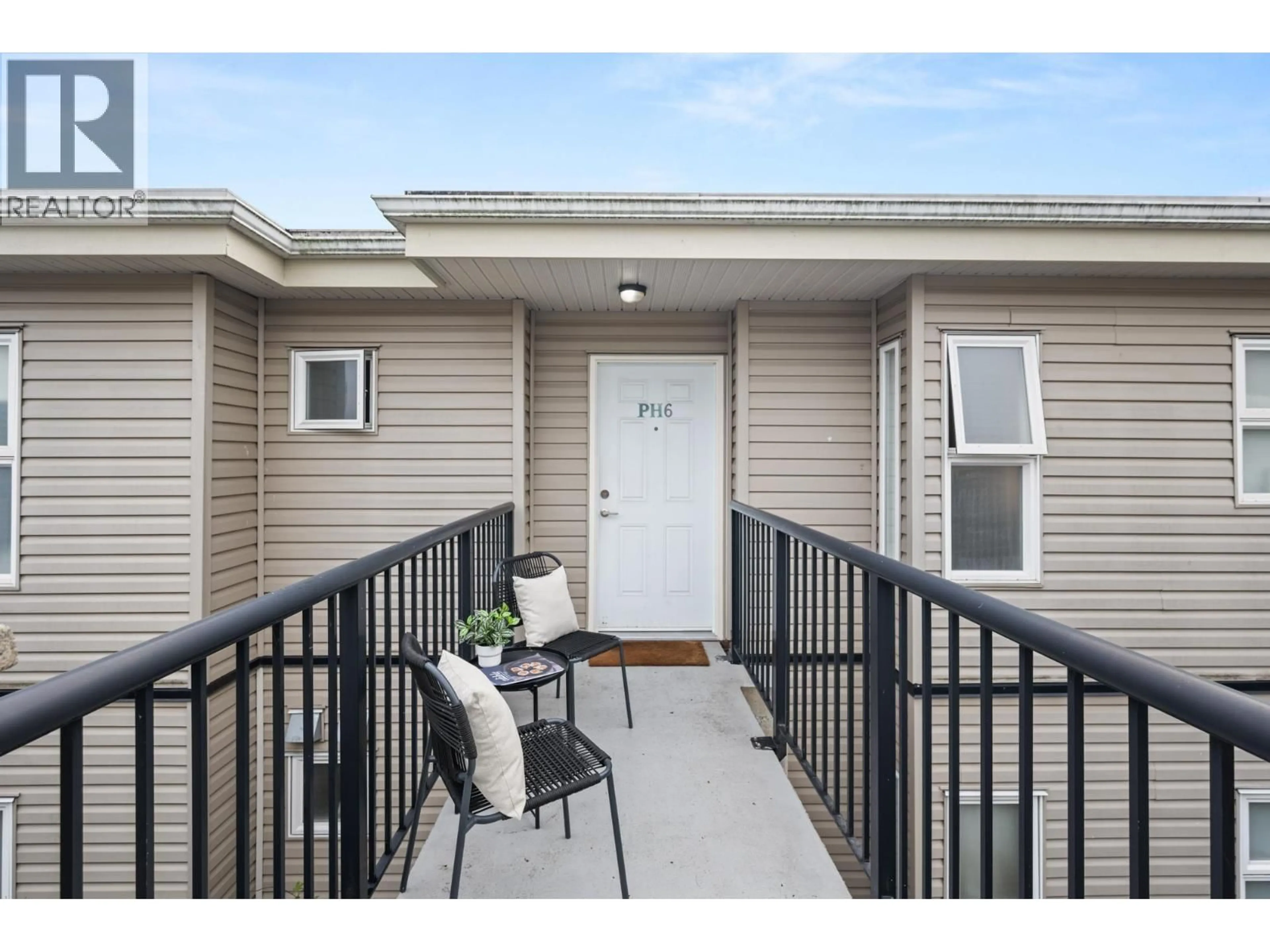 Patio, street for PH6 - 2265 HASTINGS STREET, Vancouver British Columbia V5L1V3