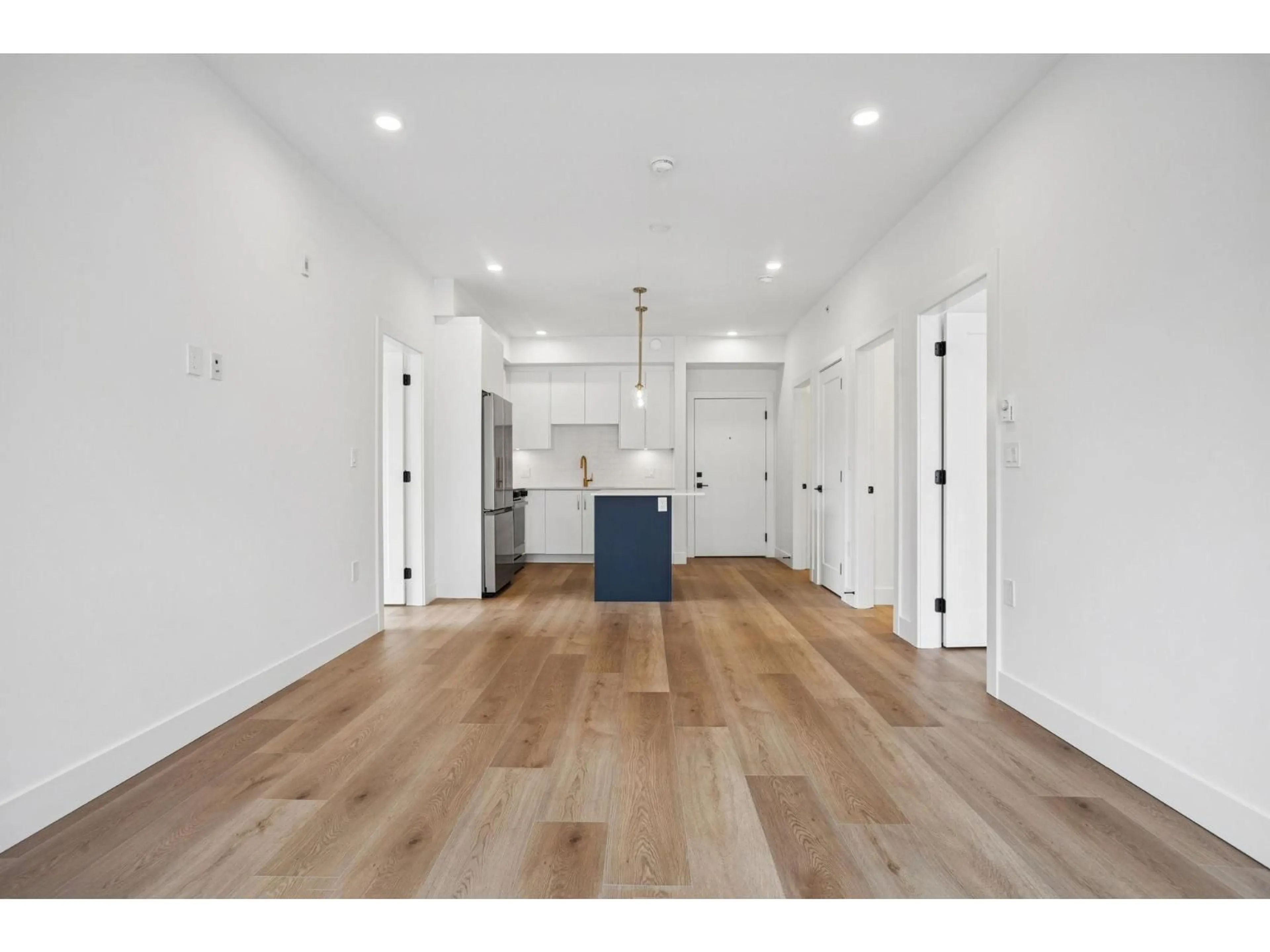 Unknown for 205 - 20286 72B, Langley British Columbia V2Y1T2