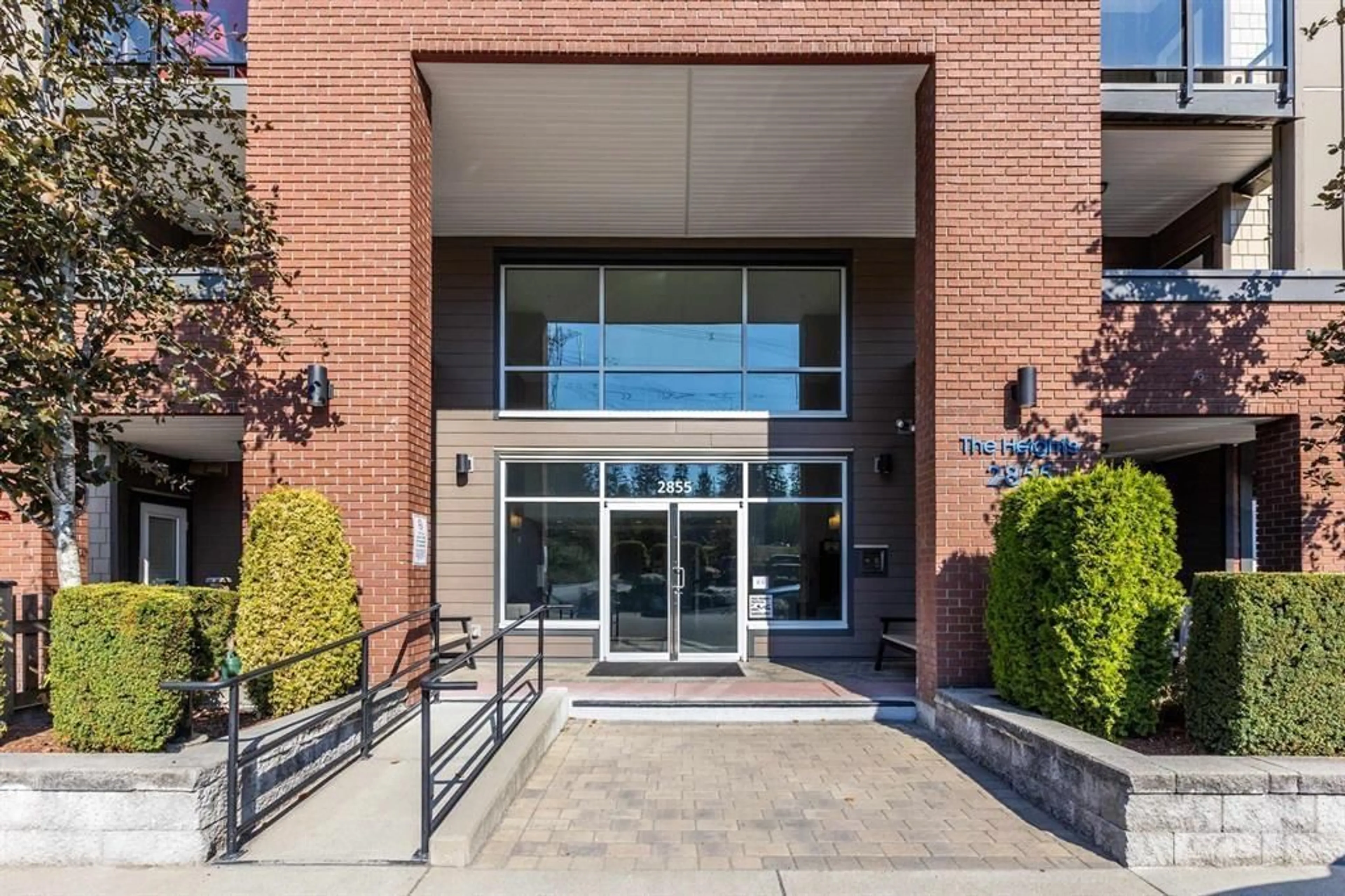 Indoor foyer for 411 - 2855 156, Surrey British Columbia V3Z3Y3