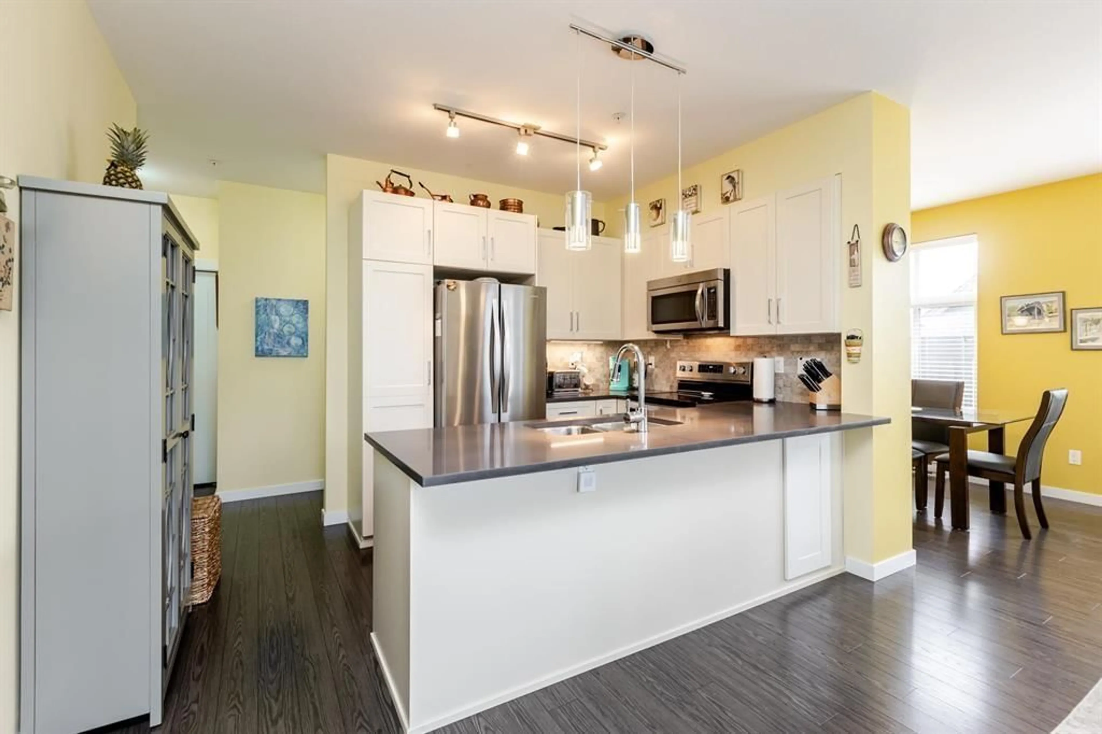 Open concept kitchen, unknown for 411 - 2855 156, Surrey British Columbia V3Z3Y3