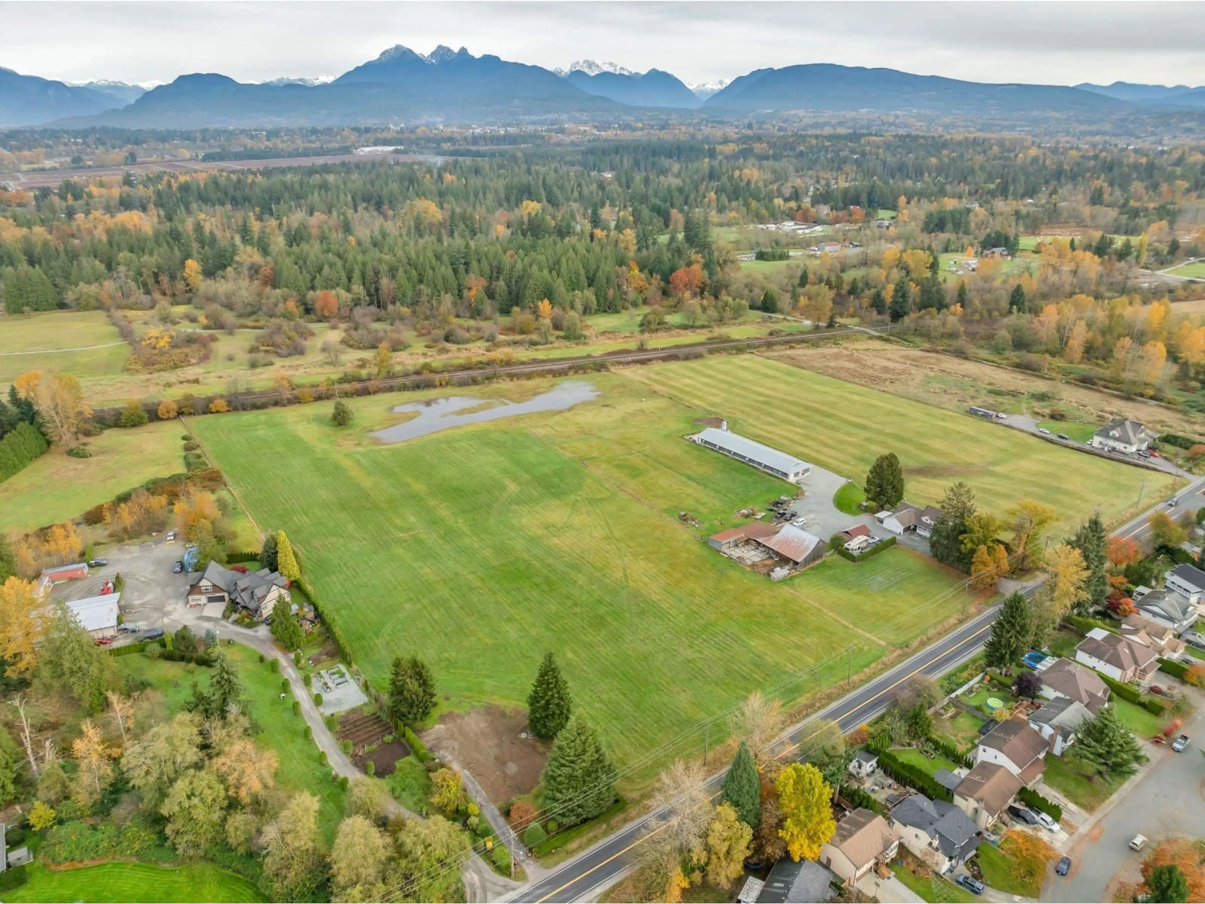 A pic from outside/outdoor area/front of a property/back of a property/a pic from drone, mountain view for 21293 96 AVENUE, Langley British Columbia V1M2Z4