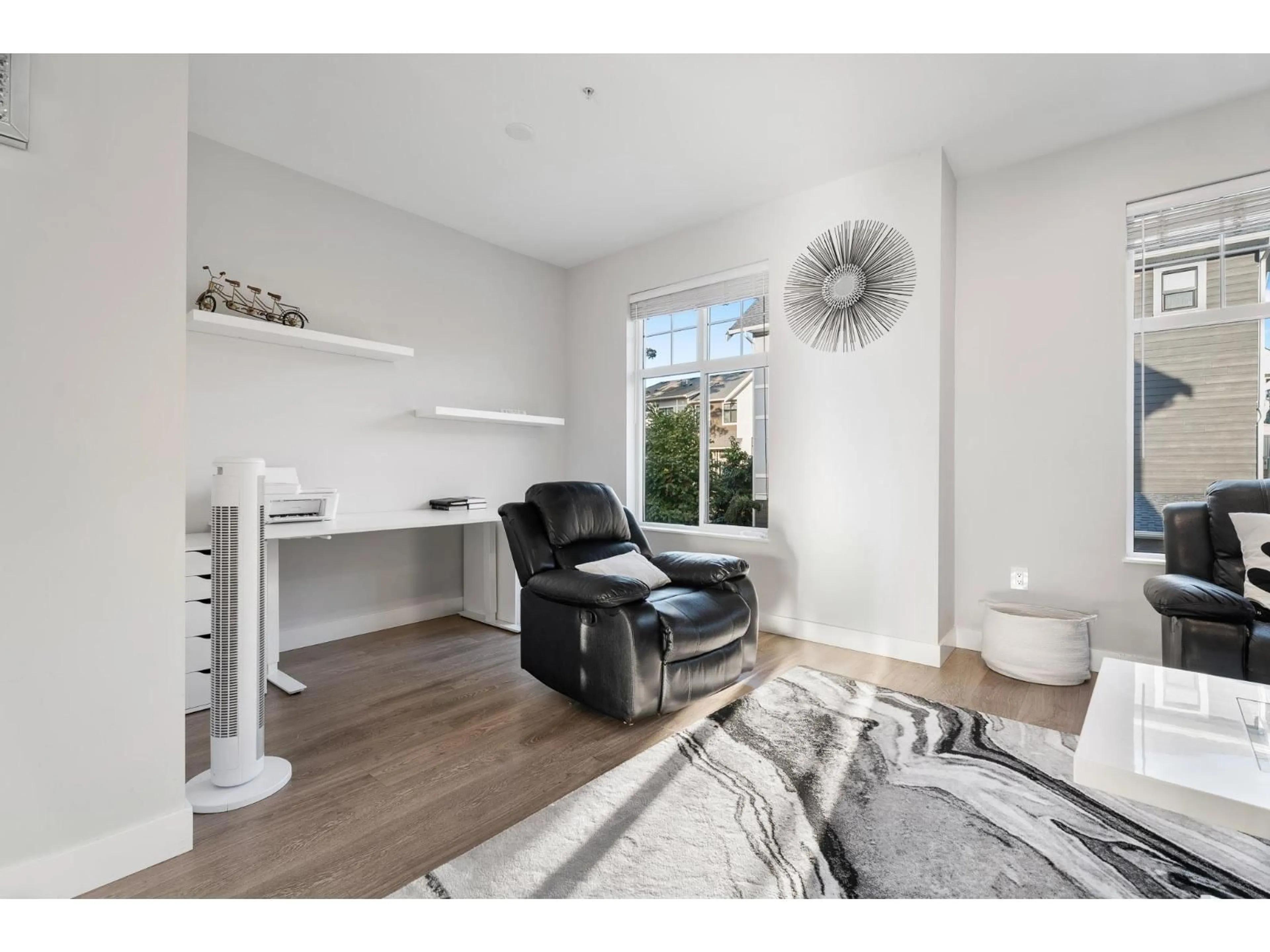 Living room with furniture, wood/laminate floor for 17 - 20327 72B AVENUE, Langley British Columbia V2Y4J6