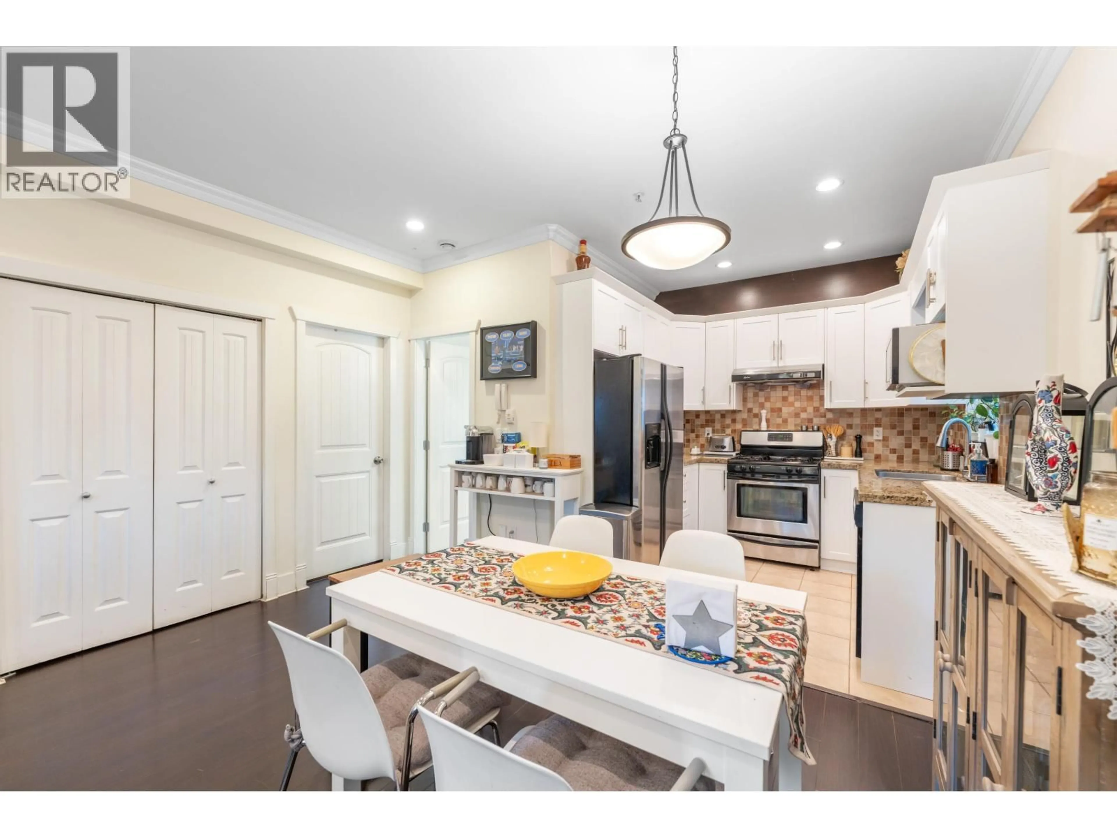 Open concept kitchen, ceramic/tile floor for 1636 12TH AVENUE, Vancouver British Columbia V5N2A3